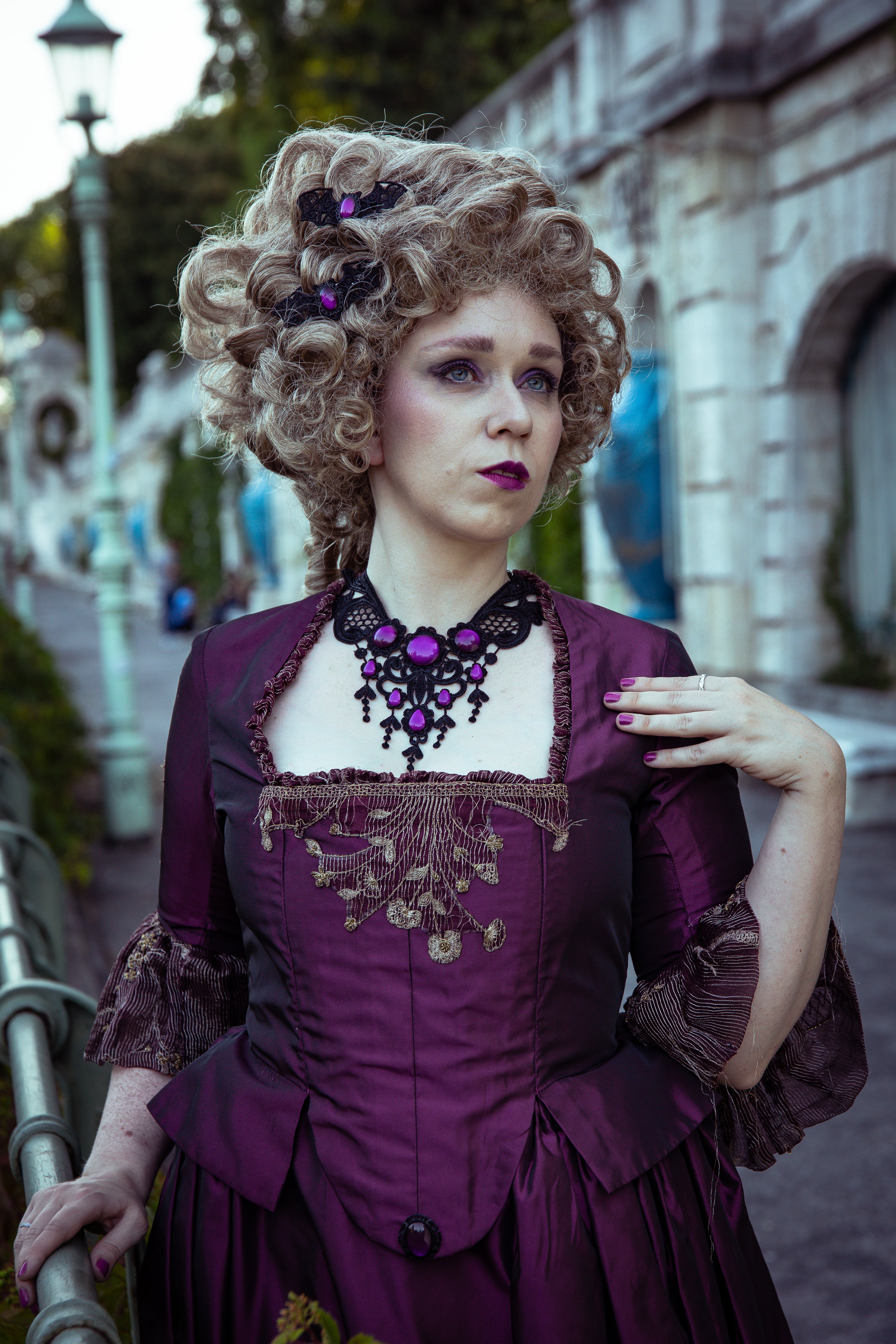 Fledermaus Schmuck aus Spitze mit Farbstein