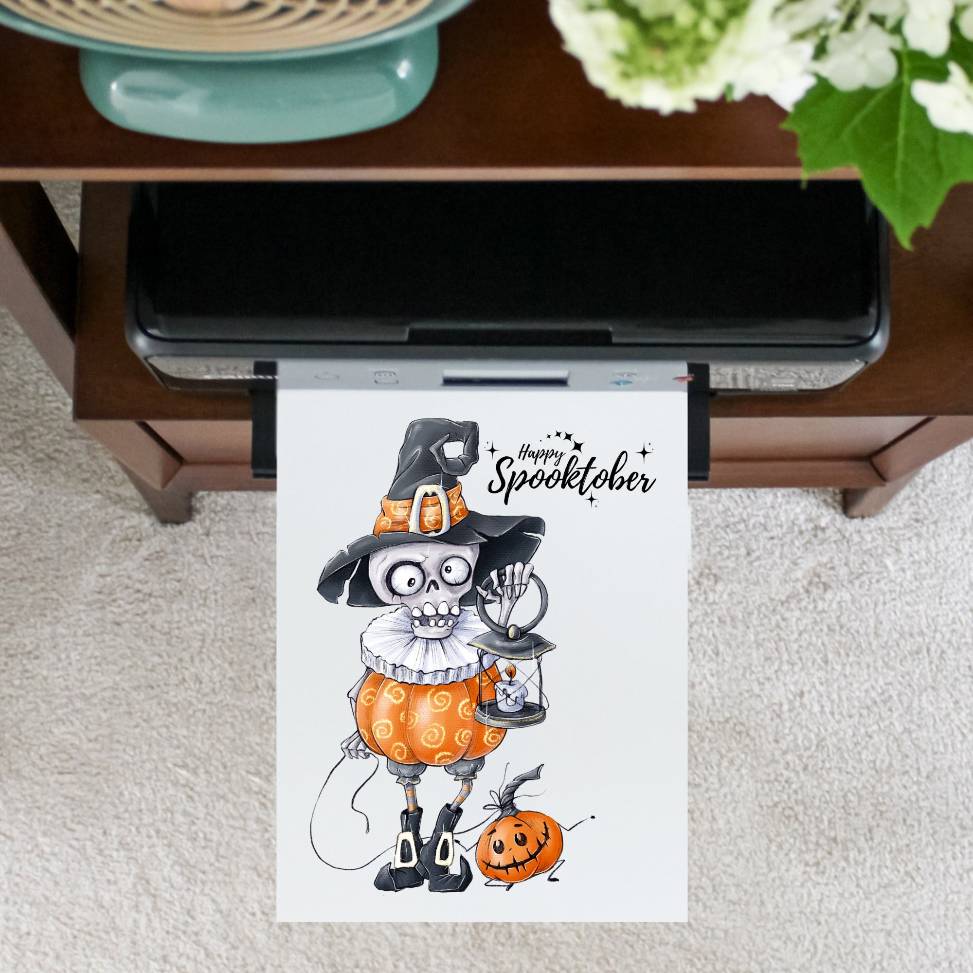 Happy Spooktober Postkarte mit Skelett Nachtwächter