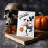 Happy Spooktober Postkarte mit Pumpkin King