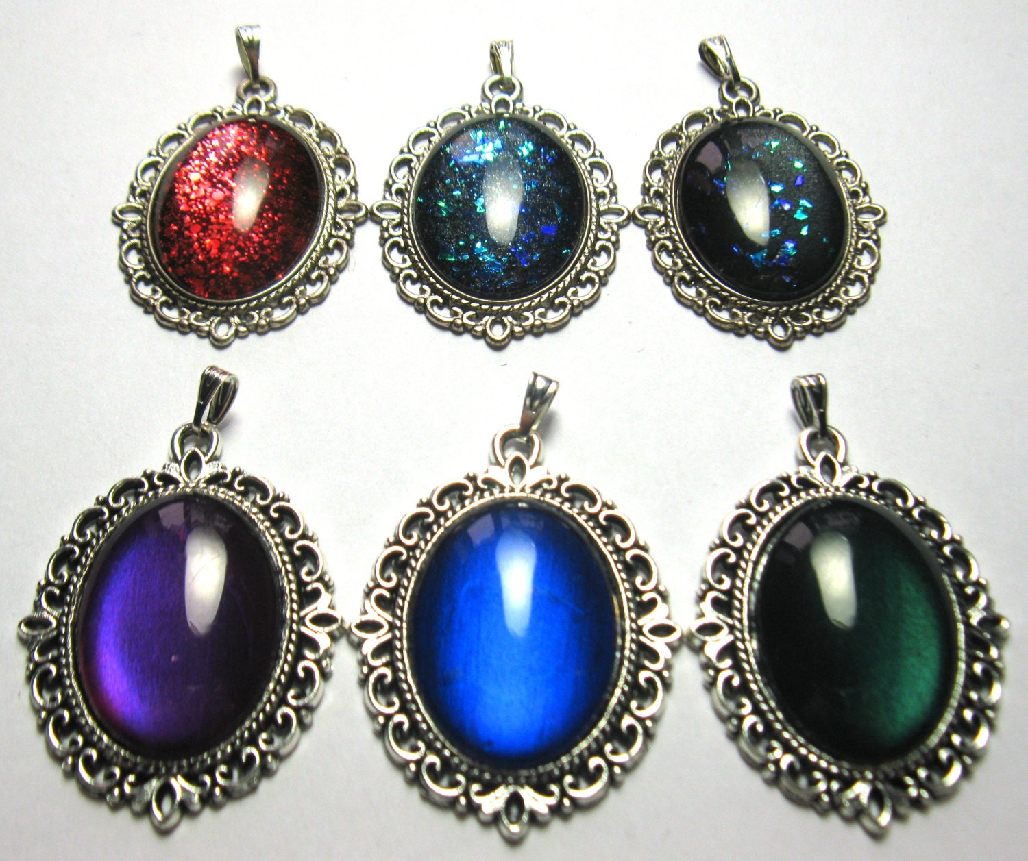 Anhänger Oval in Wunschfarbe, Vintage Kette als Geburtstagsgeschenk, Gothic Kettenanhänger als Mittelalter Schmuck für Vintage Weihnachten -Pendants- BloodyBrilliants