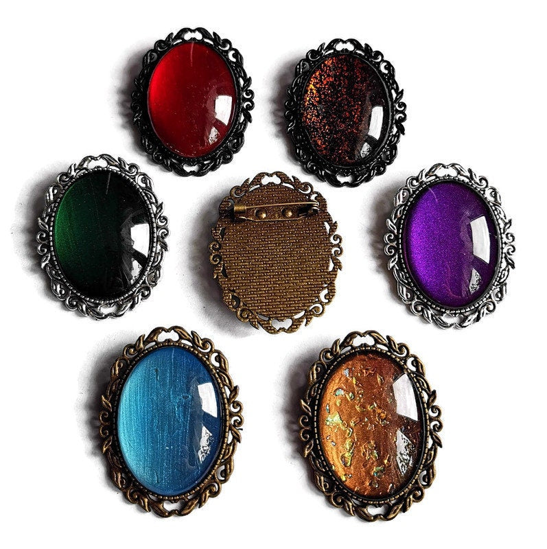 Ovale Brosche Wunschfarbe aus Glassteinen in Schwarz Silber und Bronze als Cosplay Brosche und Gothic Schmuck Accessoire -Brooches- BloodyBrilliants