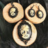Lady Skull Anhänger Ohrringe Schmuckset Schädel Kette für Gothic Outfit oder LARP Cosplay -Pendants- BloodyBrilliants