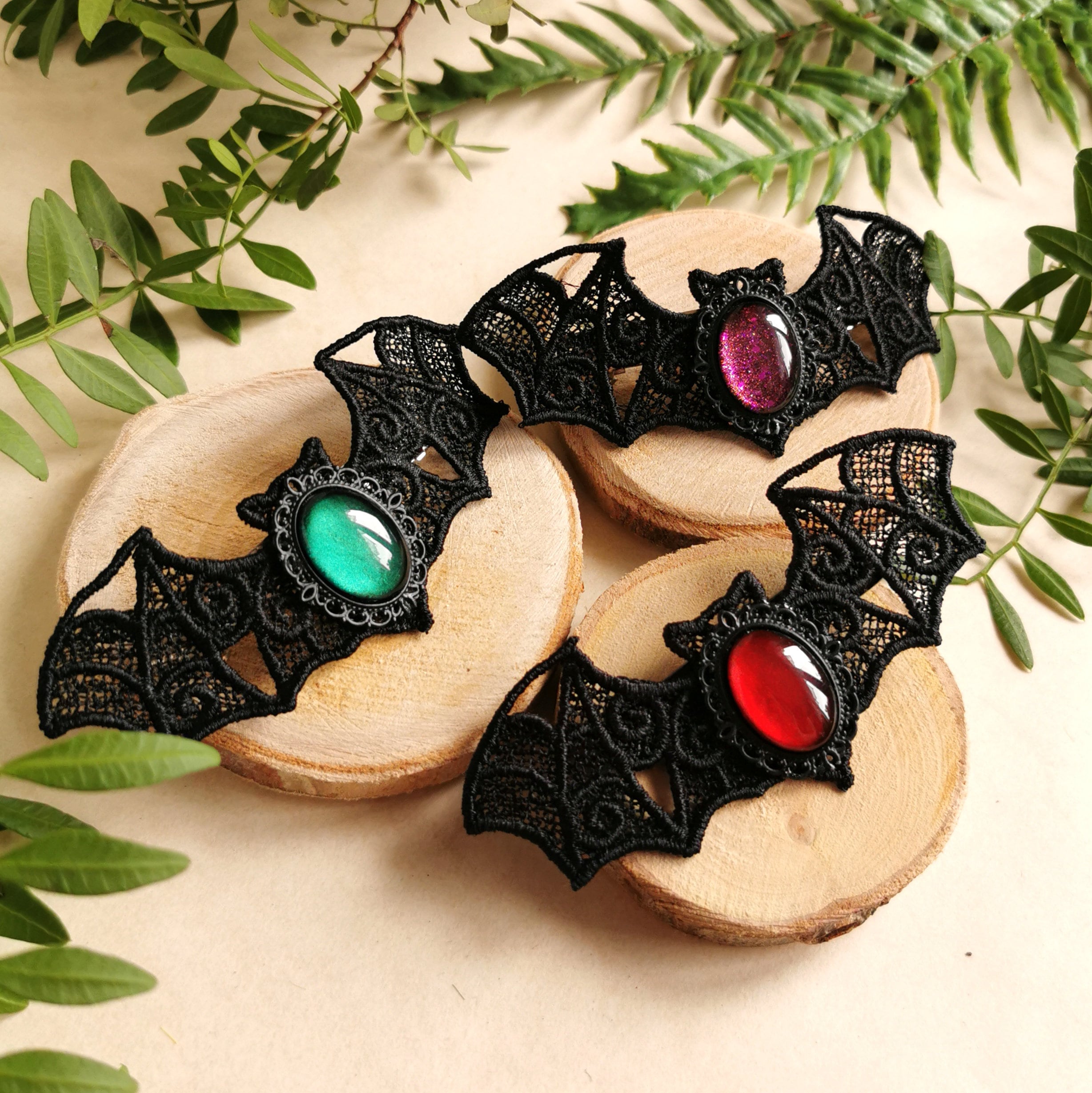 Fledermaus Haarspange in Wunschfarbe als Gothic Haarschmuck schwarz & Halloween Schmuck für Vampir Kostüm und Gothic Weihnachten -Hair Jewelry- BloodyBrilliants