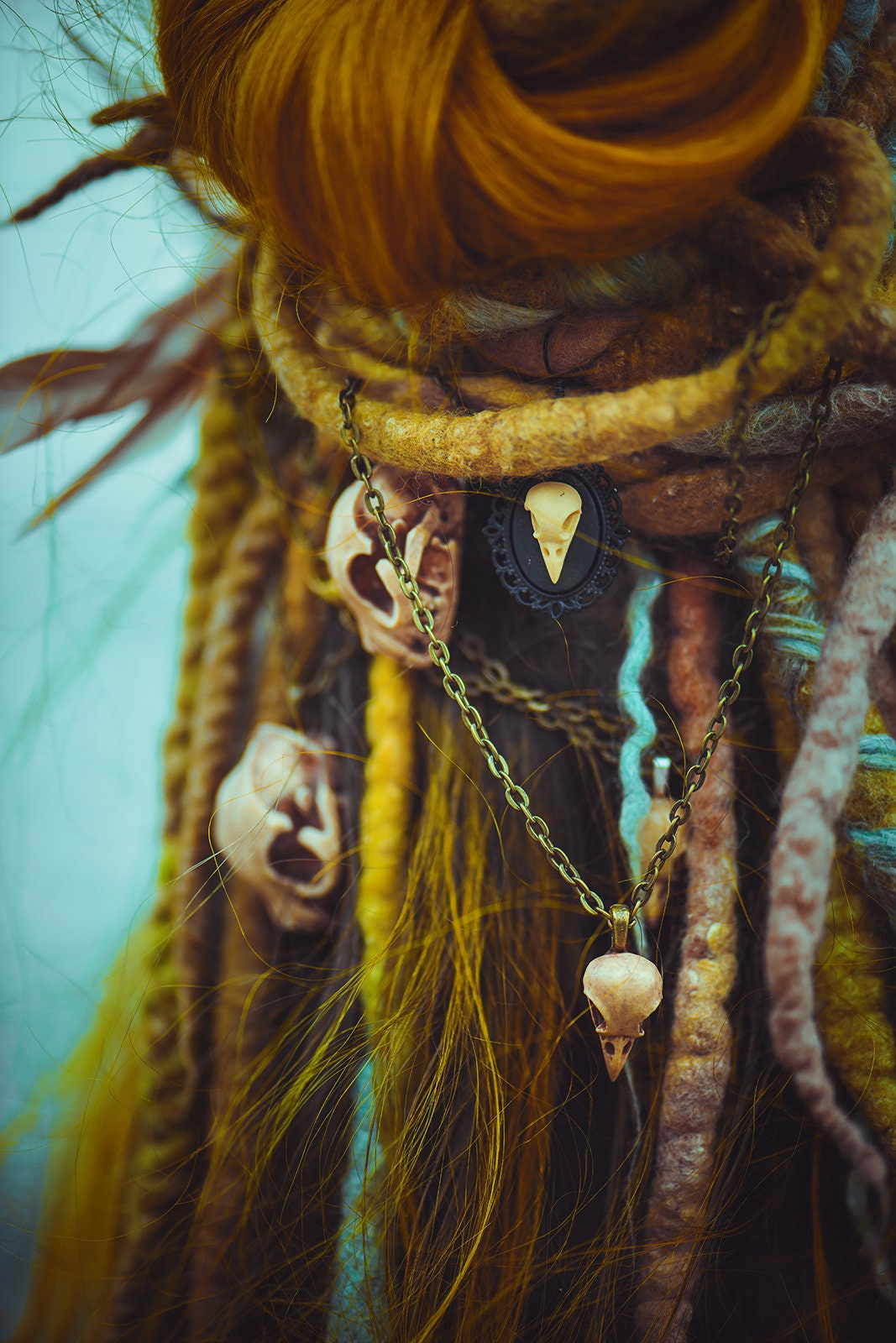 Katzen Schädel Anhänger aus Harz, Katzenschädel Kette als Mittelalter Schmuck, Gothic Schmuck für Dark Academia Outfit, Knochen Schmuck -Pendants- BloodyBrilliants