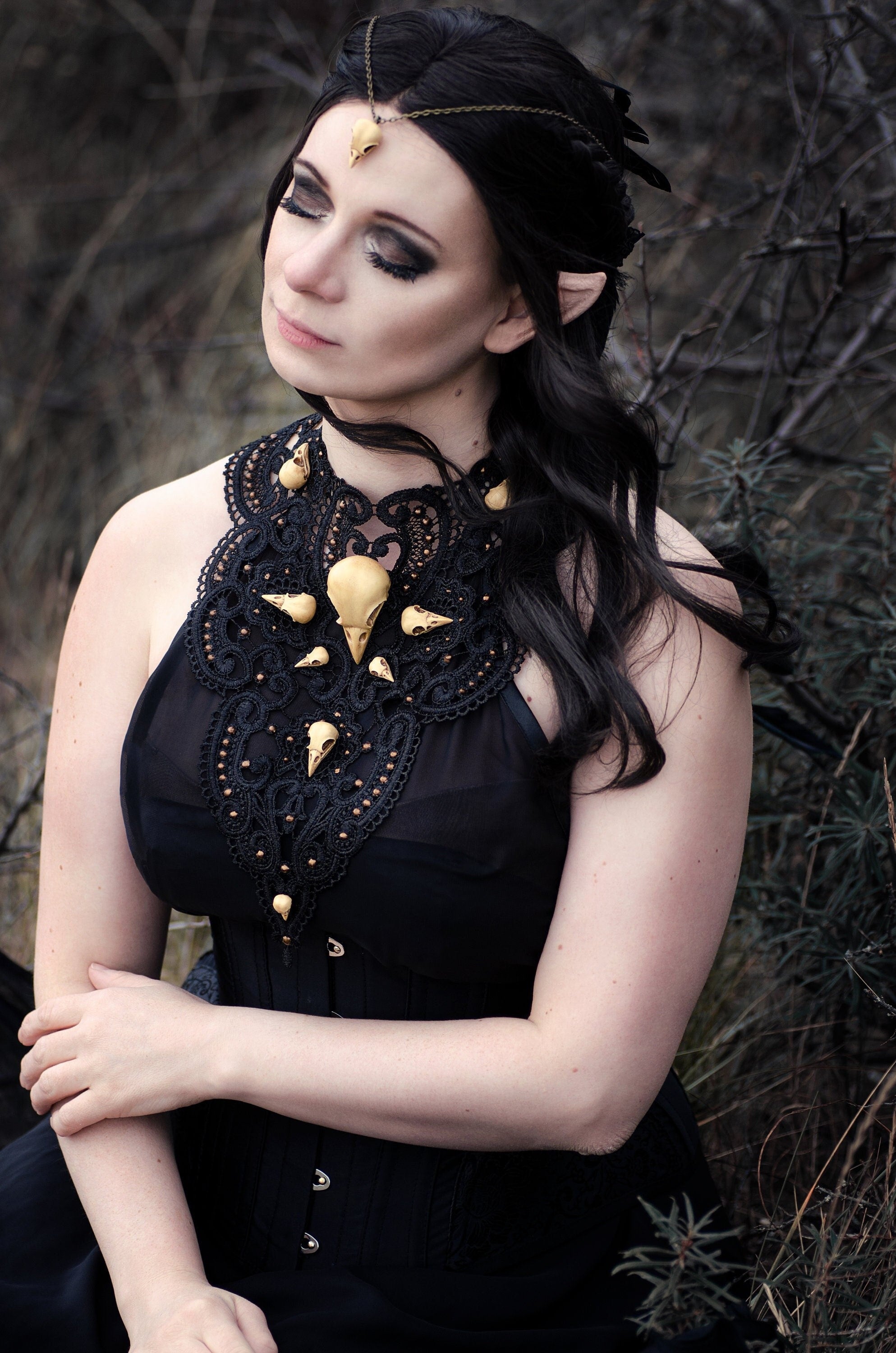 Rabenschädel Collier schwarz bronze für Gothic Fotoshooting und als Mittelalter Schmuck für Hexen Geburtstag & Halloween Adventskalender -Chokers- BloodyBrilliants