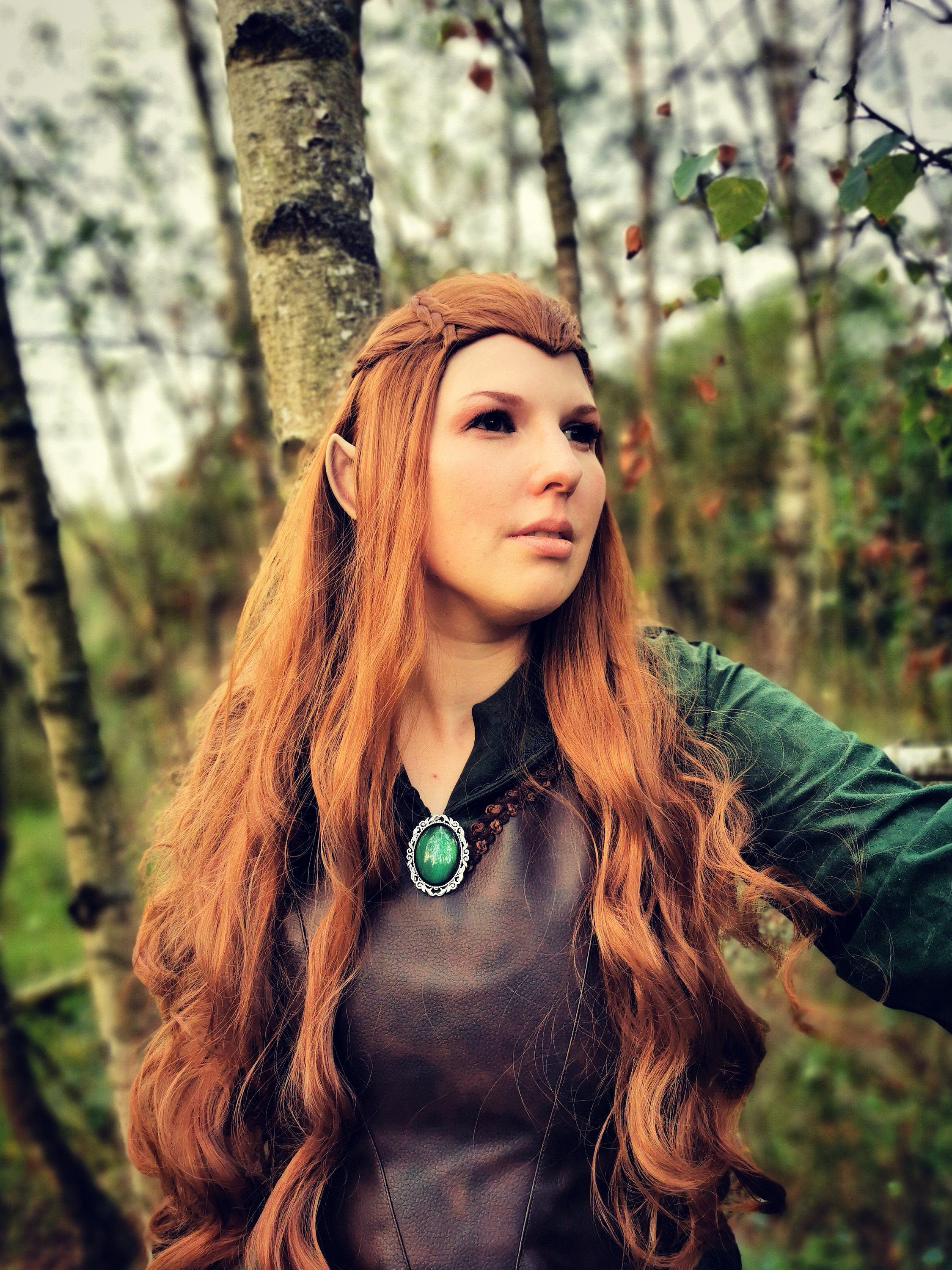 Goldene Brosche Wunschfarbe oval aus Glassteinen als Cosplay Schmuck und Steampunk Accessoire für Vintage Weihnachten -Brooches- BloodyBrilliants