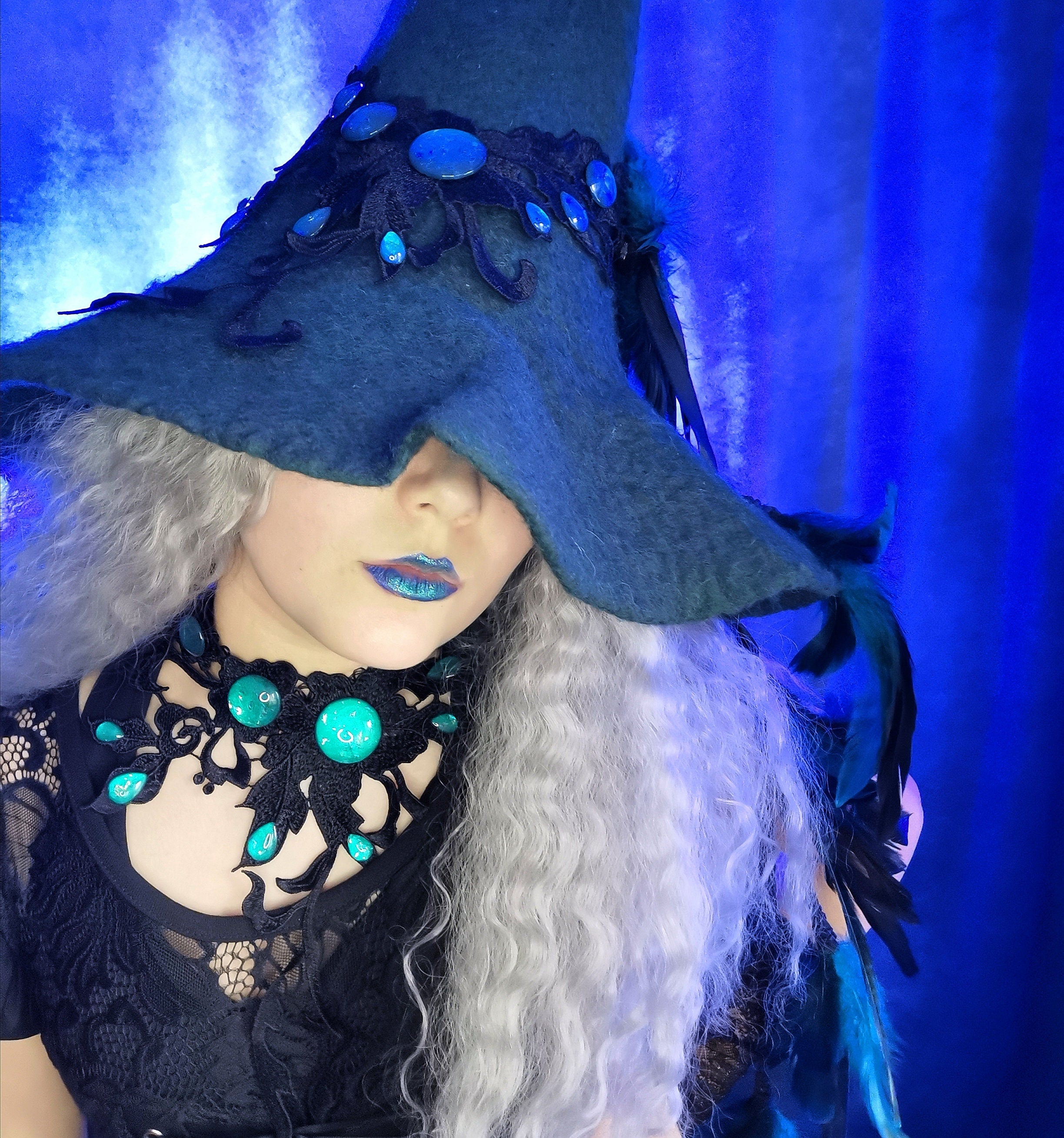 Gothic Choker – Asymmetrisches Collier schwarz mit Glassteinen, als Gothic Schmuck für Cosplay, Festival Outfit & Halloween Adventskalender -Chokers- BloodyBrilliants