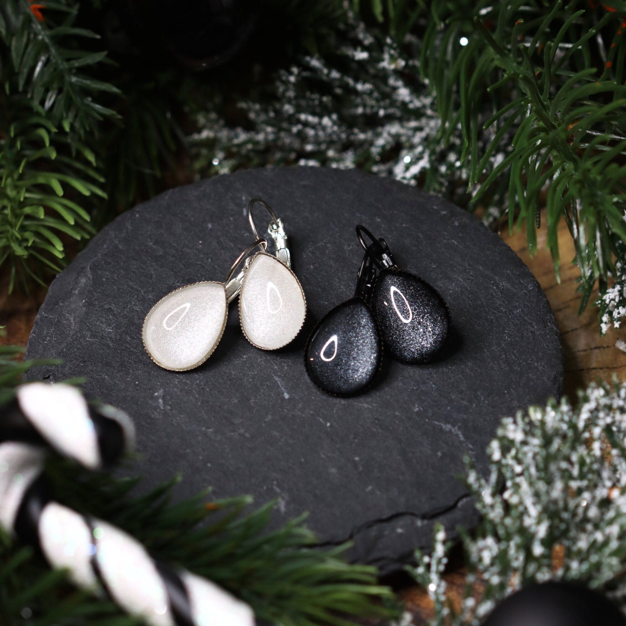 Tropfen Ohrringe hängend als Schmuckset mit Tropfen Kette mit Stein in Wunschfarbe, Gothic Ohrringe schwarz als Gothic Schmuck -Dangle & Drop Earrings- BloodyBrilliants