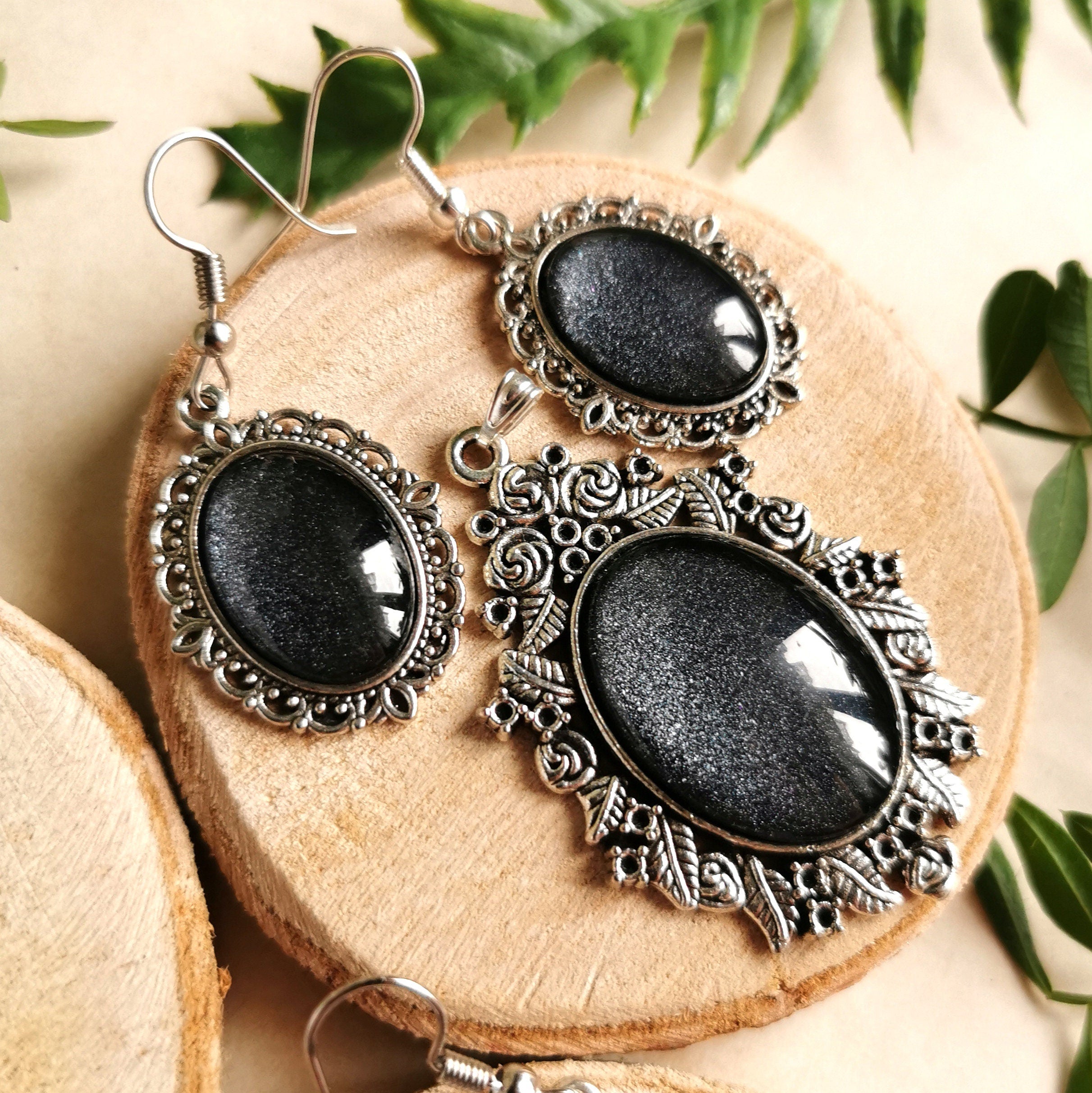 Rosen Kette & Ohrringe hängend in Wunschfarbe, Vintage Schmuck im Dark Academia Style, Mittelalter Schmuck, Gothic Kettenanhänger -Jewelry Sets- BloodyBrilliants