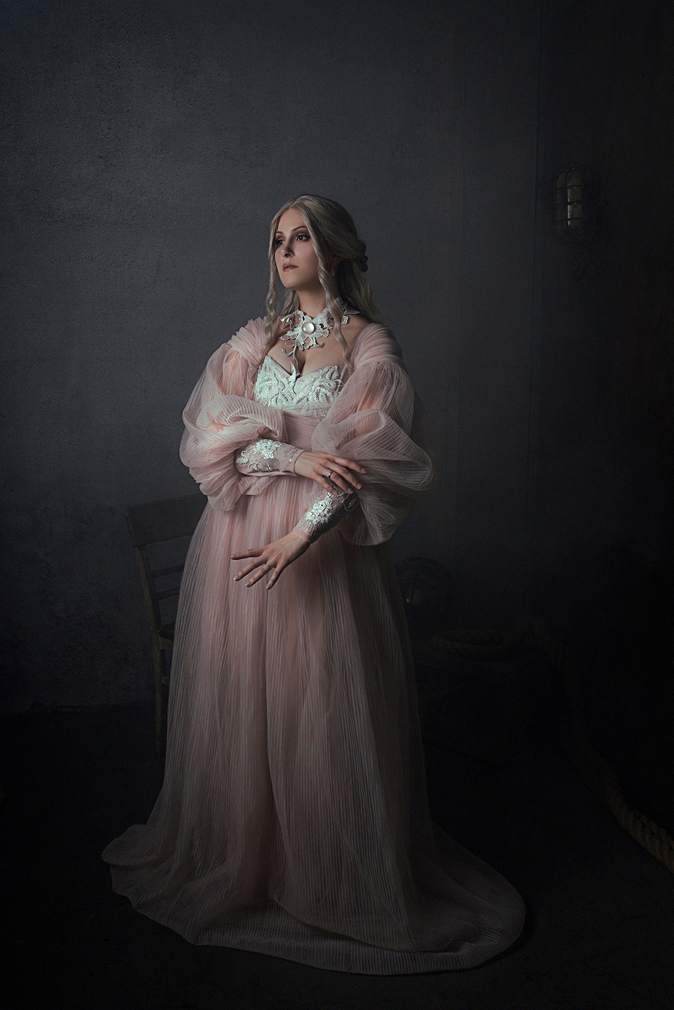 Collier weiß asymmetrisch Blumenranke aus Spitze edel verziert für märchenhafte Hochzeit und Elfen Cosplay -Chokers- BloodyBrilliants