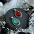 Tropfen Anhänger verziert in Silber und Bronze mit Wunschfarbe als Steampunk Schmuck und Vintage Geschenk für Abschlussball -Pendants- BloodyBrilliants