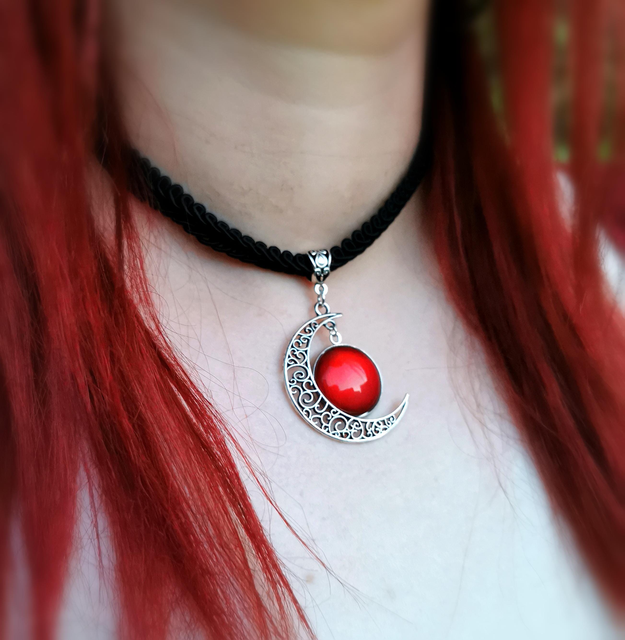 Mond Hexe Schmuckset silber mit Wunschfarbe aus Mondchoker und Haarspange in Wunschfarbe für Gothic Outfit und als Cosplay Shooting Schmuck -Jewelry Sets- BloodyBrilliants