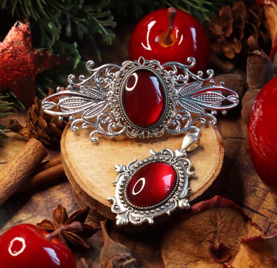 Schmuckset Weihnachtselfe silber aus Kettenanhänger und Jugendstil Haarspange in Wunschfarbe für Weihnachtsoutfit oder Elfen Schmuck -Barrettes & Clips- BloodyBrilliants