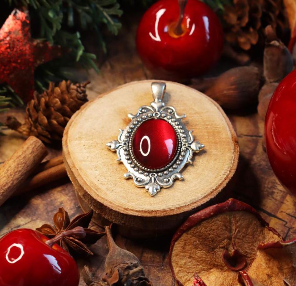 Schmuckset Weihnachtselfe silber aus Kettenanhänger und Jugendstil Haarspange in Wunschfarbe für Weihnachtsoutfit oder Elfen Schmuck -Barrettes & Clips- BloodyBrilliants