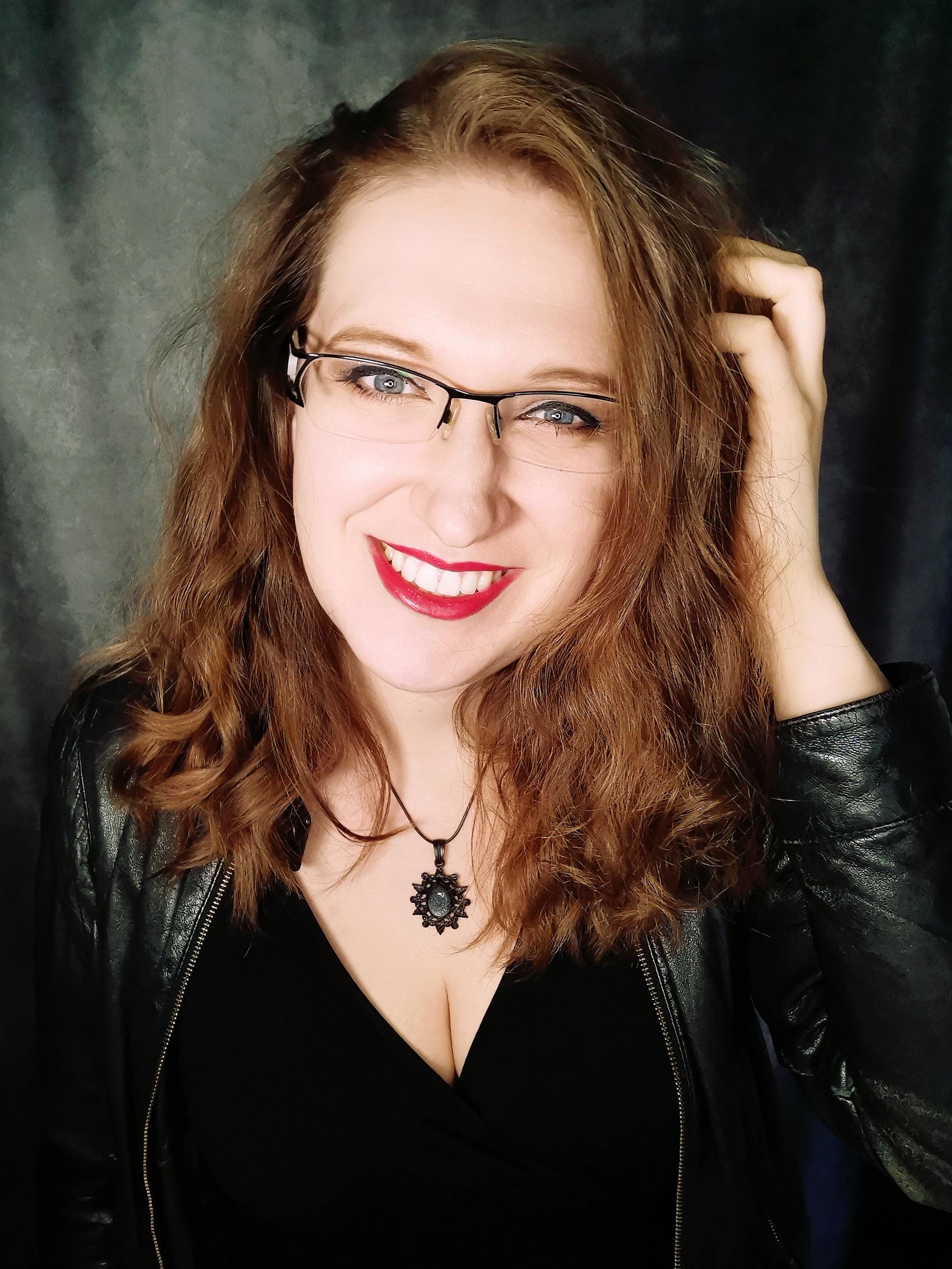 Gothic Schmuck Set in Wunschfarbe aus Fledermaus Haarspange und Stern Kette als Halloween Schmuck & Gothic Haarschmuck zu Gothic Weihnachten -Barrettes & Clips- BloodyBrilliants