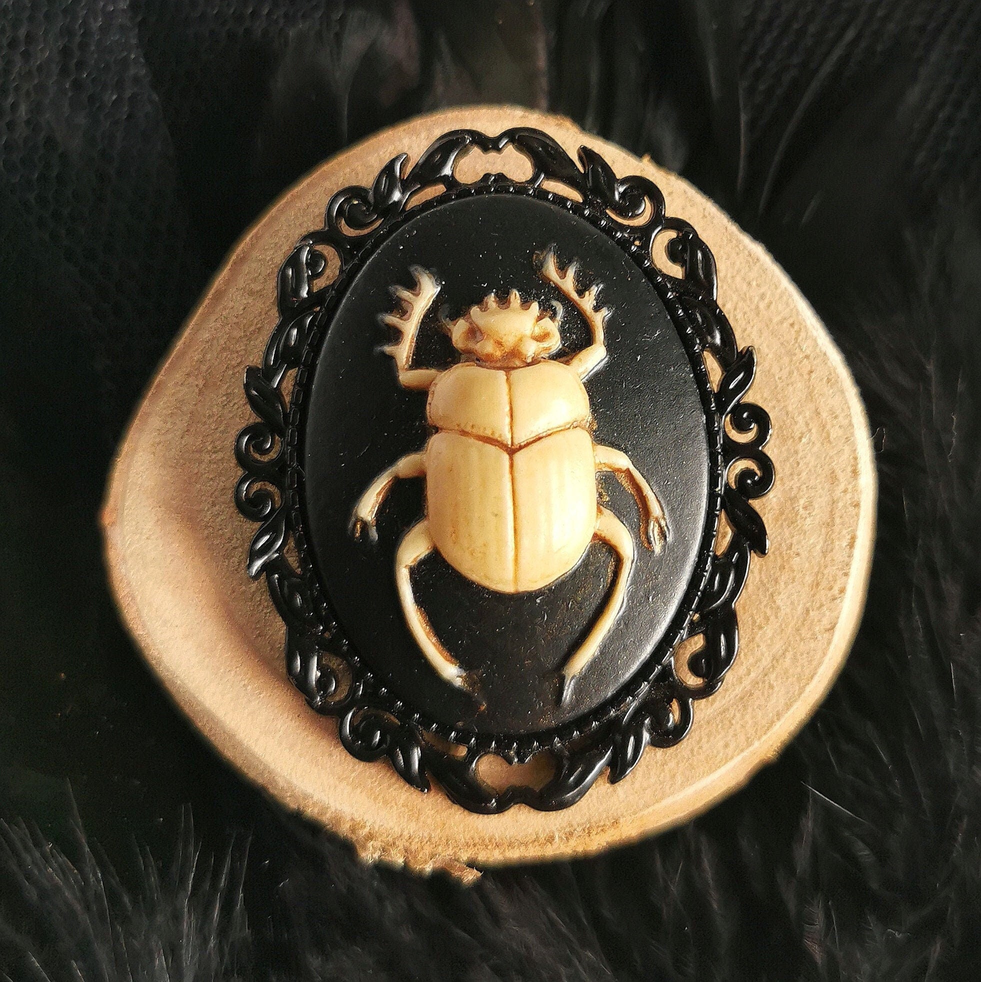 Skarabäus Brosche im Ägypten Stil als Cosplay Schmuck und LARP Accessoire für Kostüm und Convention -Brooches- BloodyBrilliants