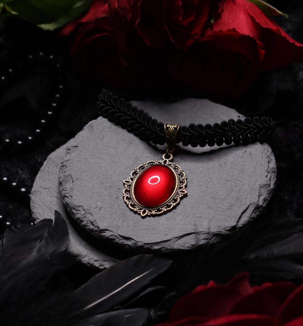 Choker schwarz in Wunschfarbe, Vintage Schmuck mit Anhänger im Dark Academia Style, Mittelalter Schmuck für Fantasy Ball, Choker gold -Chokers- BloodyBrilliants