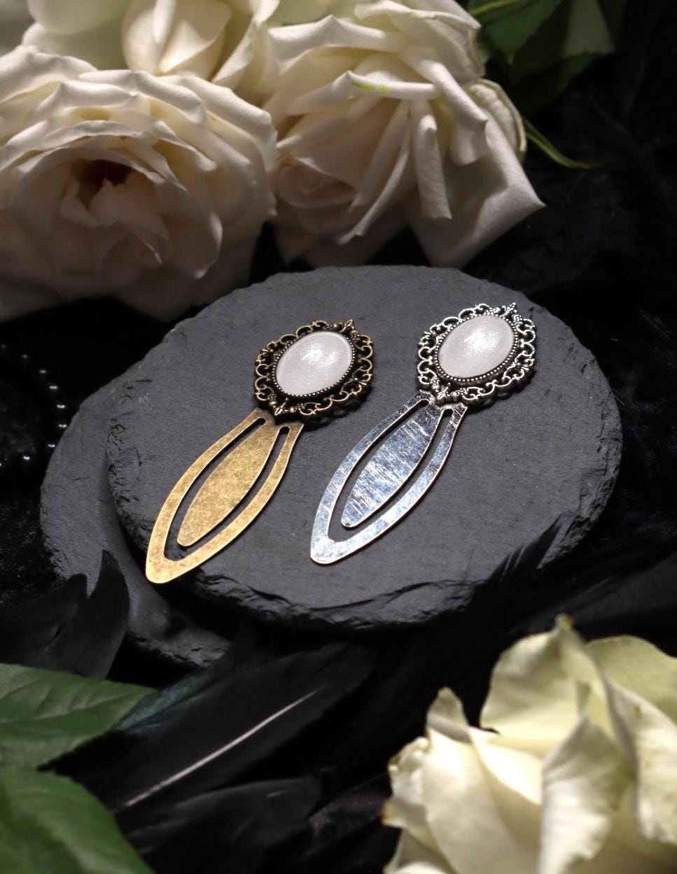 Lesezeichen mit Farbstein silber und bronze mit glänzenden metallic Glassteinen als Geschenk -Bookmarks- BloodyBrilliants