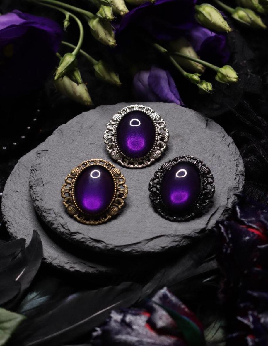 Ovale Brosche Wunschfarbe aus Glassteinen in Schwarz Silber und Bronze als Cosplay Schmuck und Gothic Geschenk -Brooches- BloodyBrilliants