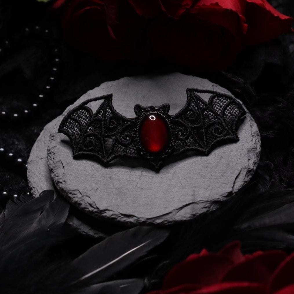 Gothic Schmuckset Wunschfarbe aus Collier, Fledermaus Haarspange und Ohrringen mit farbigen Glassteinen für Hexen Outfit und Gothic Hochzeit -Chokers- BloodyBrilliants