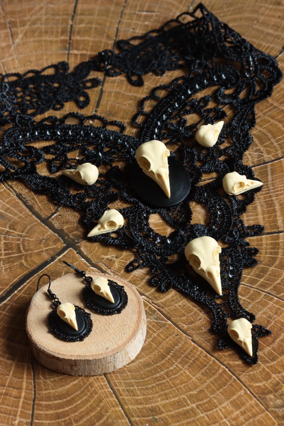 Rabenschädel Collier Filigran schwarz bronze für Gothic Fotoshooting und Mittelalter LARP -Chokers- BloodyBrilliants