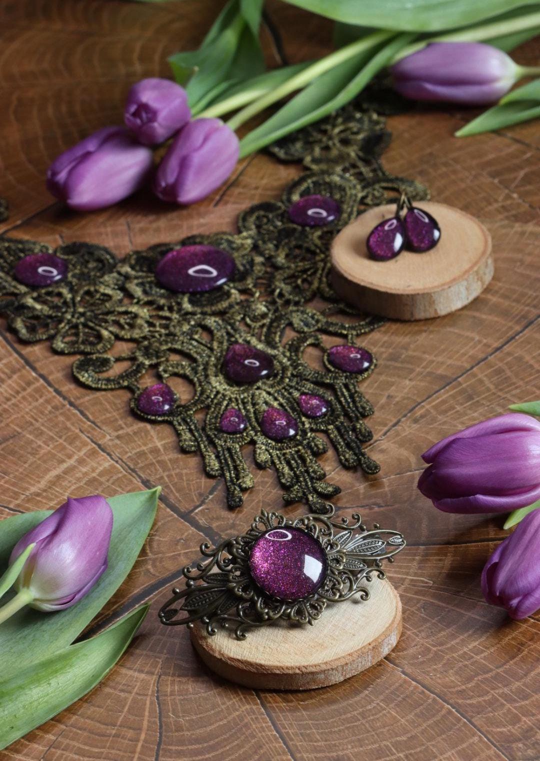 Steampunk Schmuckset Wunschfarbe aus Collier, Haarspange und Ohrringen mit farbigen Glassteinen für Boho Outfit und Vintage Hochzeit -Chokers- BloodyBrilliants
