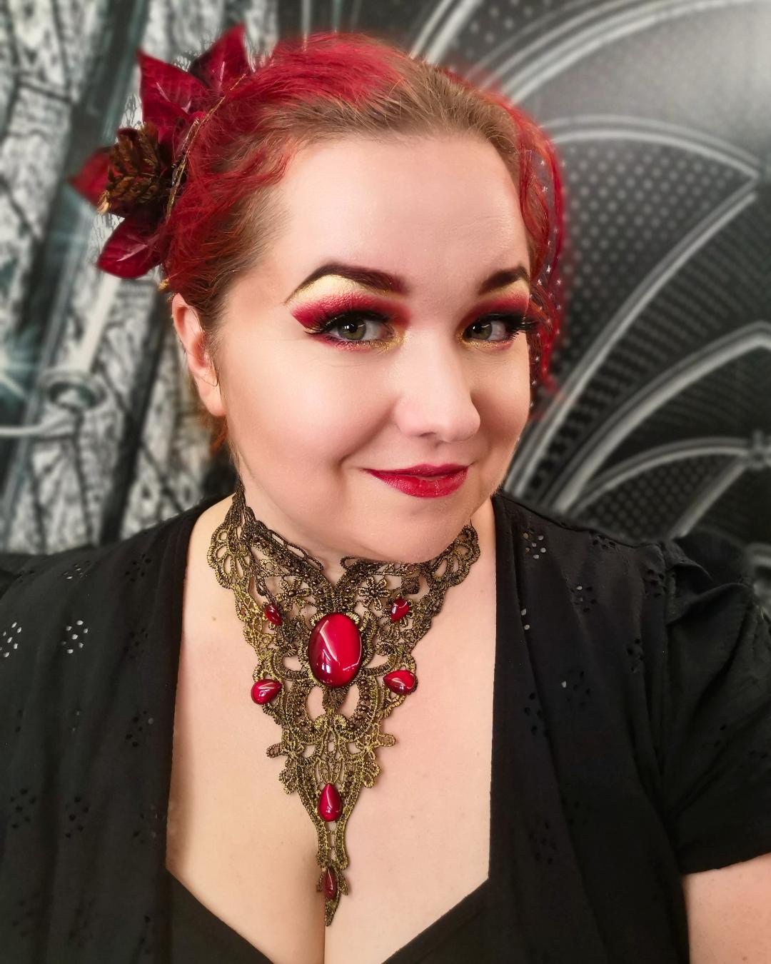 Collier bronze filigran aus Spitze mit farbigen Cabochon Glassteinen auch in schwarz für Steampunk Outfit und Vintage Weihnachten -Chokers- BloodyBrilliants