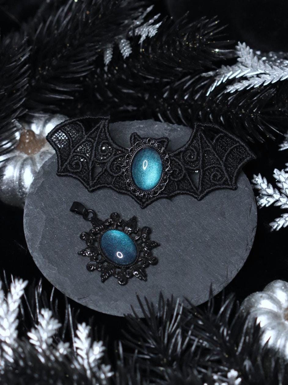 Gothic Schmuck Set in Wunschfarbe aus Fledermaus Haarspange und Stern Kette als Halloween Schmuck & Gothic Haarschmuck zu Gothic Weihnachten -Barrettes & Clips- BloodyBrilliants
