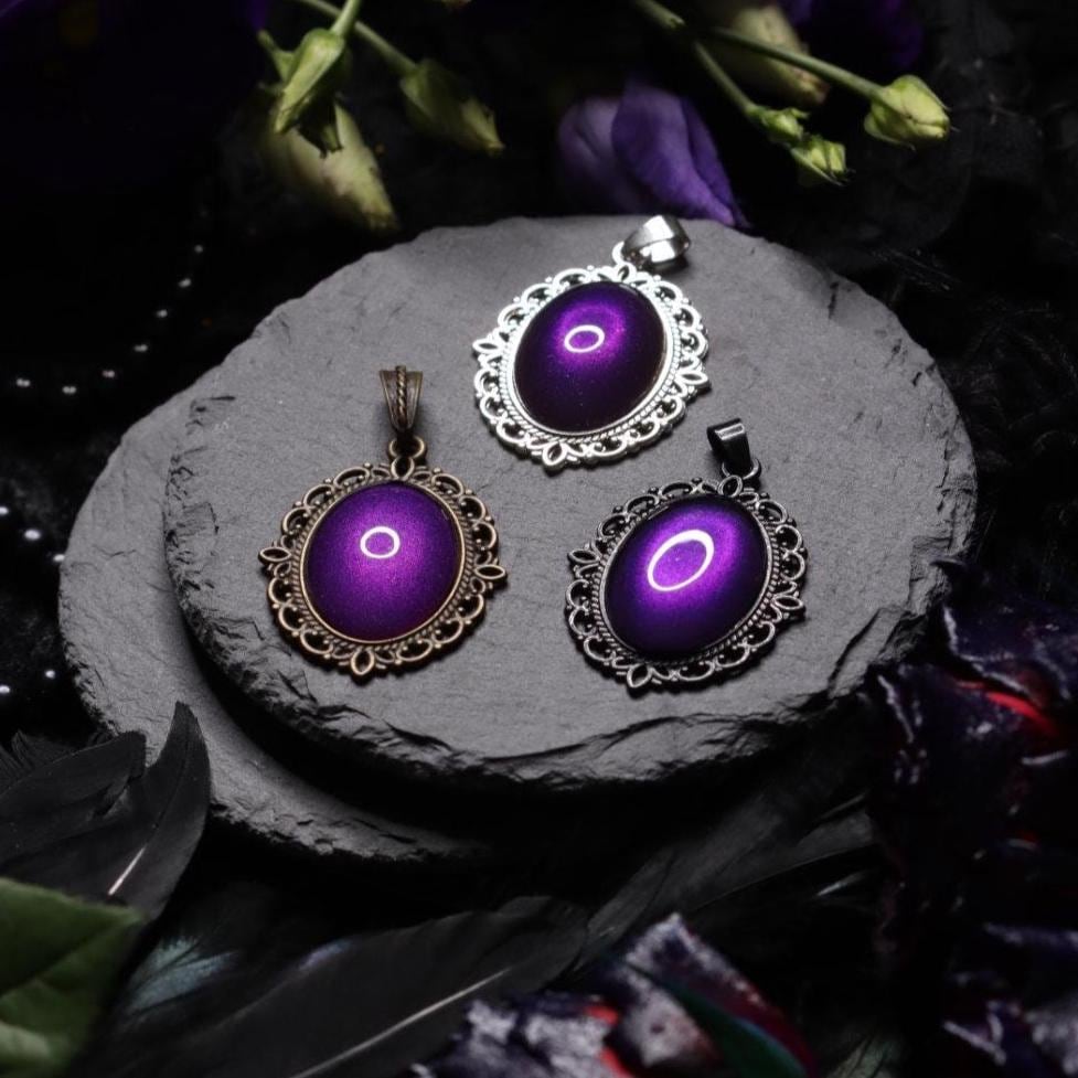 Anhänger Oval in Wunschfarbe, Vintage Kette als Geburtstagsgeschenk, Gothic Kettenanhänger als Mittelalter Schmuck für Vintage Weihnachten -Pendants- BloodyBrilliants