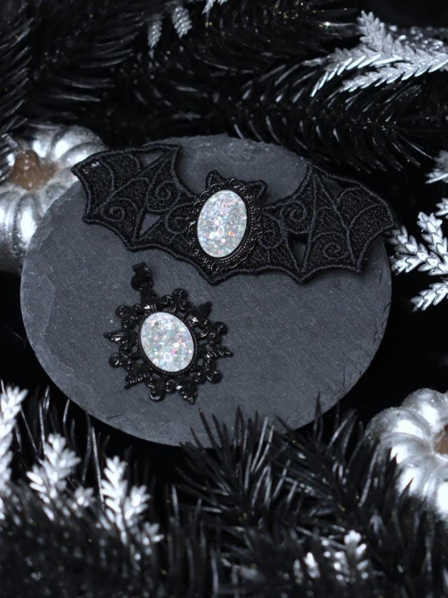 Gothic Schmuck Set in Wunschfarbe aus Fledermaus Haarspange und Stern Kette als Halloween Schmuck & Gothic Haarschmuck zu Gothic Weihnachten -Barrettes & Clips- BloodyBrilliants