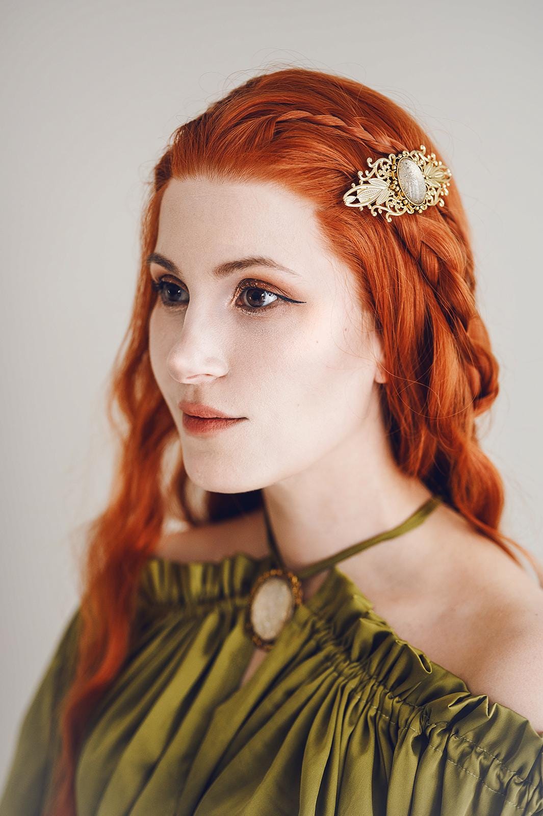 Goldene Haarspange in Wunschfarbe als Vintage Schmuck und 20er Jahre Haarschmuck Gold, Dark Academia Accessoire & Mittelalter Haarschmuck -Barrettes & Clips- BloodyBrilliants