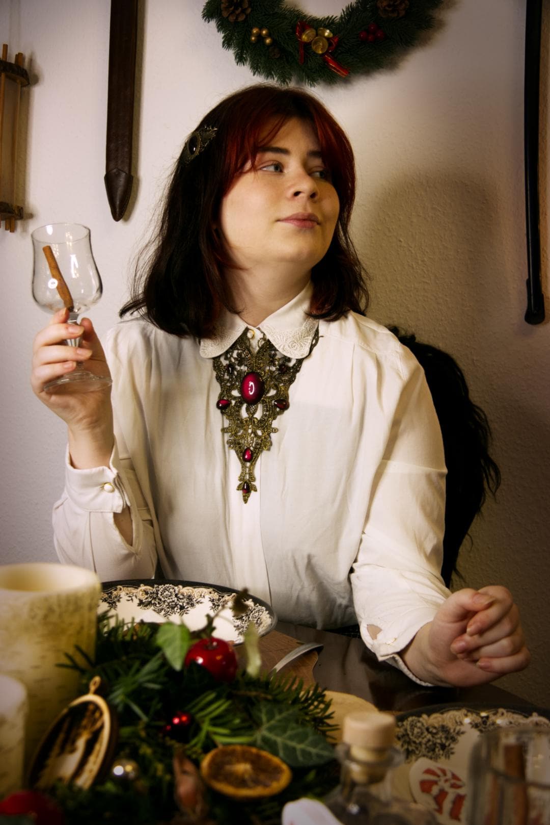 Collier bronze filigran aus Spitze mit farbigen Cabochon Glassteinen auch in schwarz für Steampunk Outfit und Vintage Weihnachten -Chokers- BloodyBrilliants