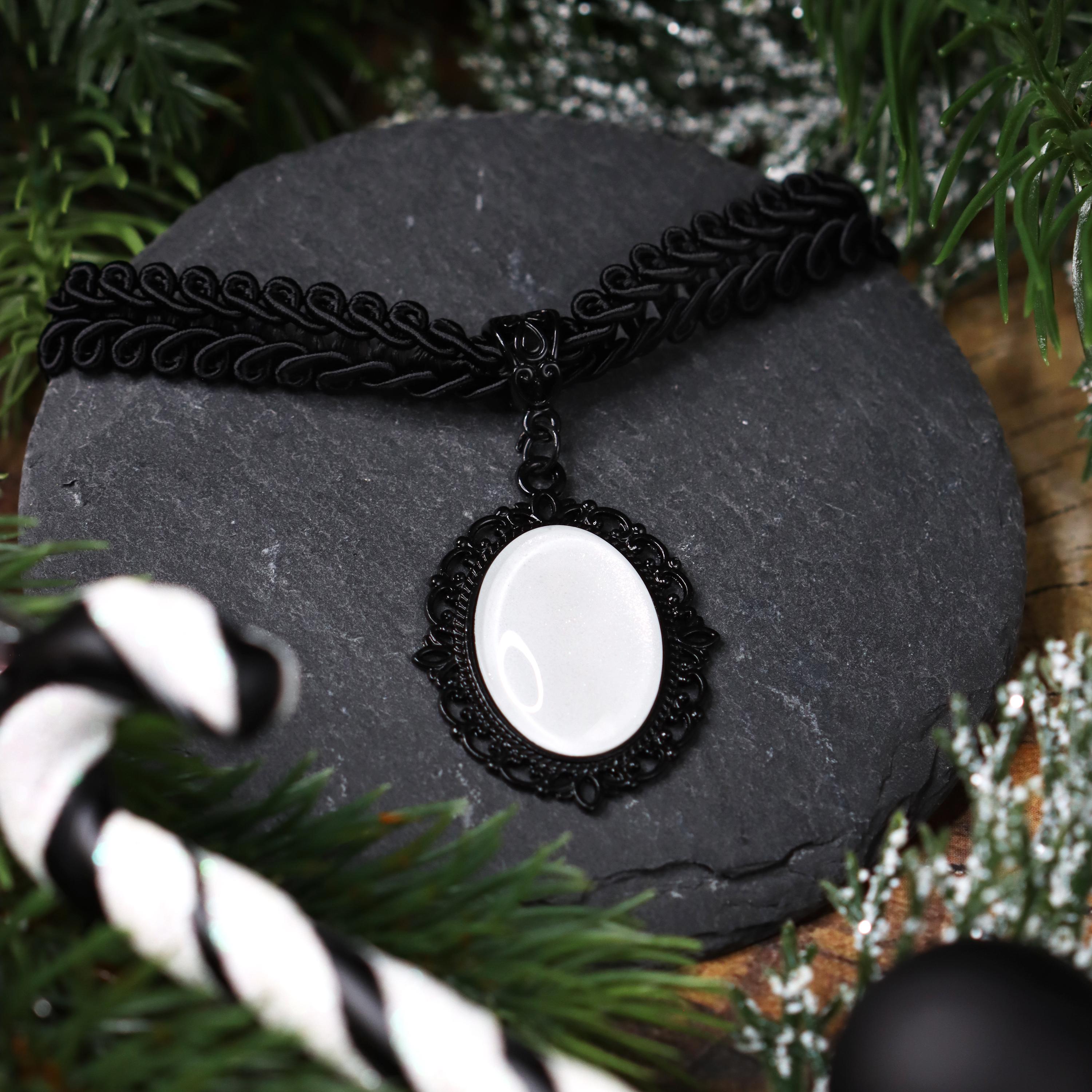 Gothic Schmuck Set in Wunschfarbe aus Fledermaus Haarspange und Choker schwarz als Halloween Schmuck zu Gothic Weihnachten -Barrettes & Clips- BloodyBrilliants