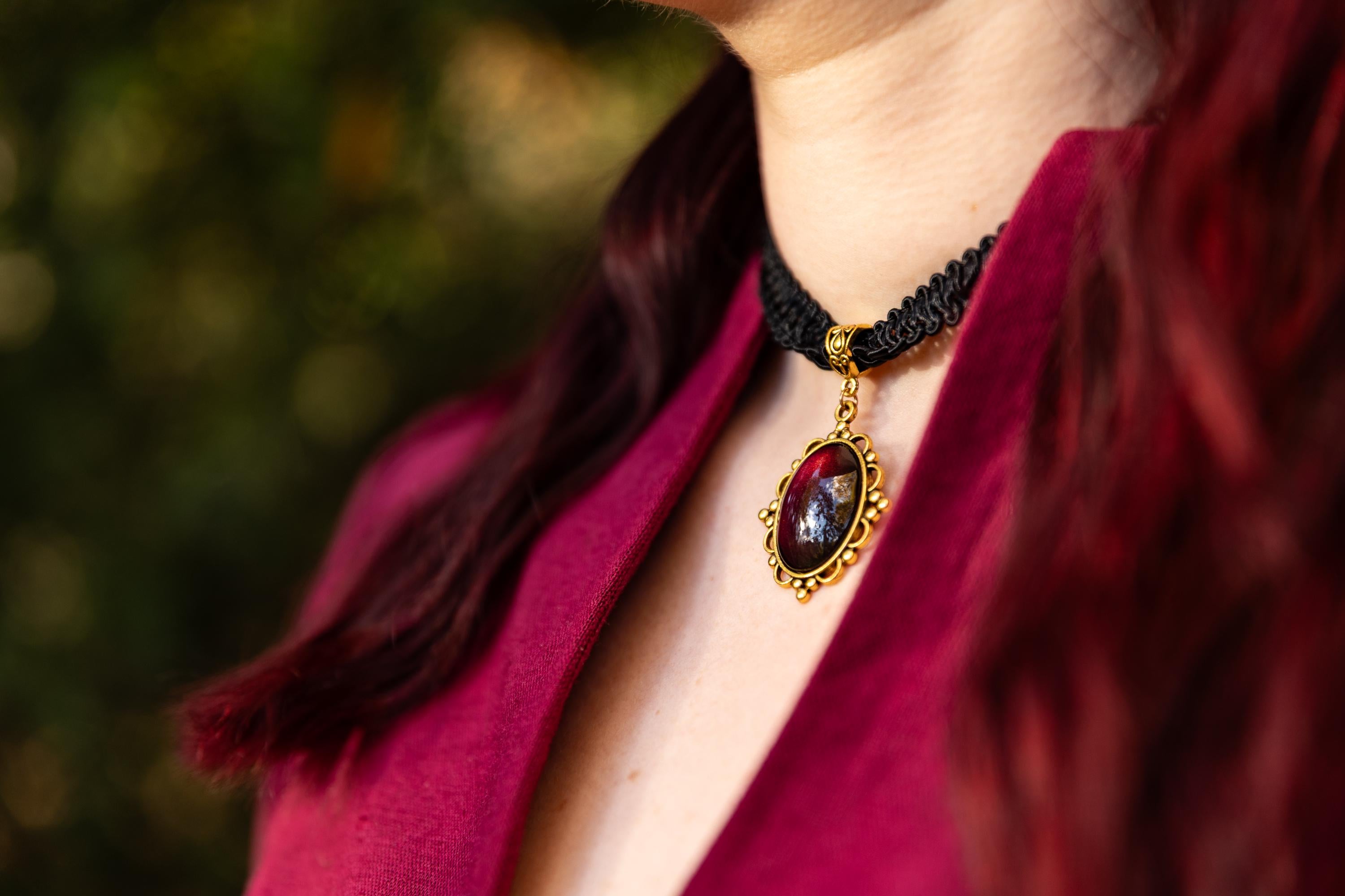 Choker gold in Wunschfarbe, Kette gold grün für Vintage Weihnachten & Weihnachtsfeier Outfit, 20er Jahre Accessoires gold, Choker schwarz -Chokers- BloodyBrilliants