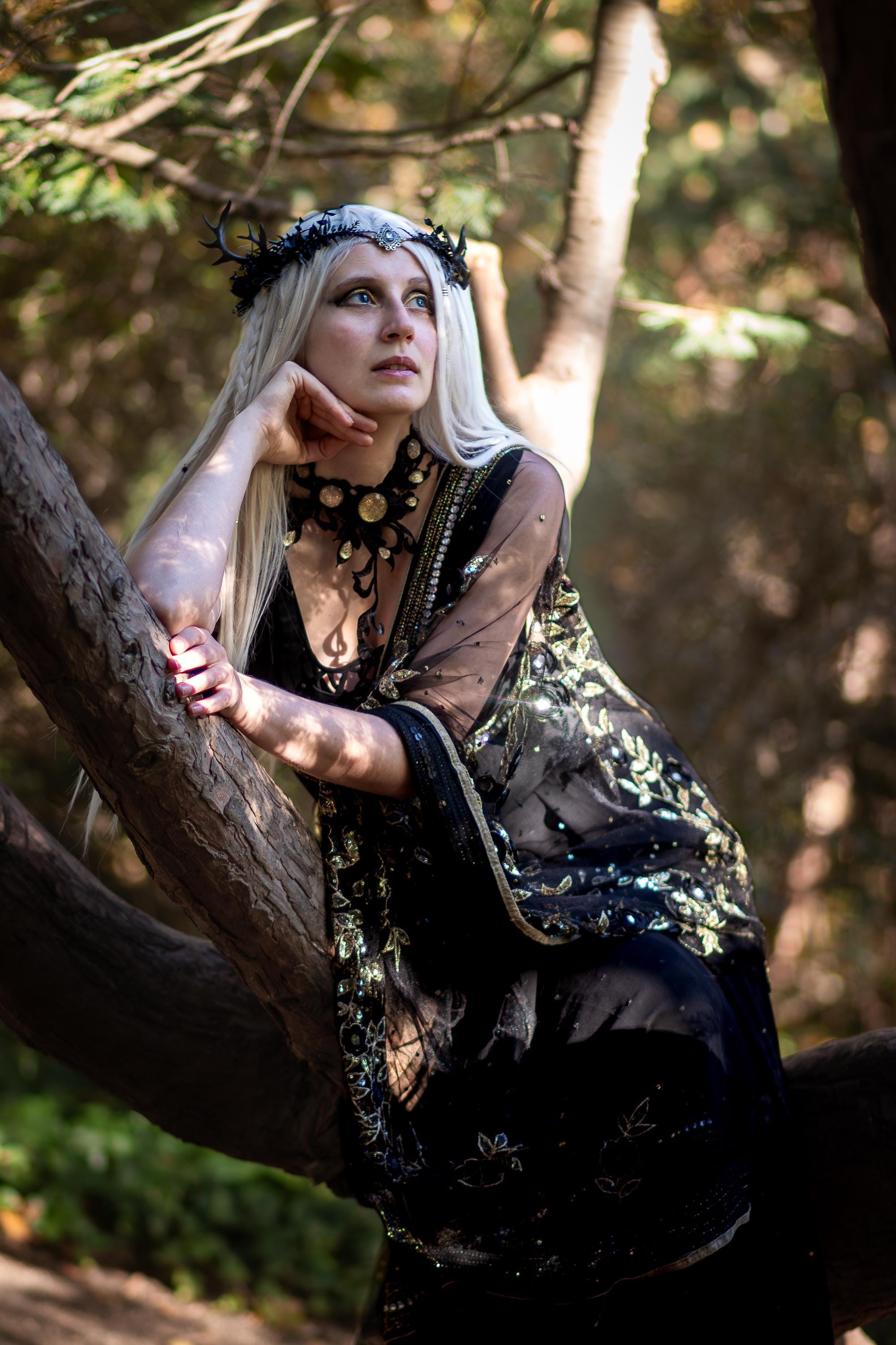 Gothic Choker – Asymmetrisches Collier schwarz mit Glassteinen, als Gothic Schmuck für Cosplay, Festival Outfit & Halloween Adventskalender -Chokers- BloodyBrilliants