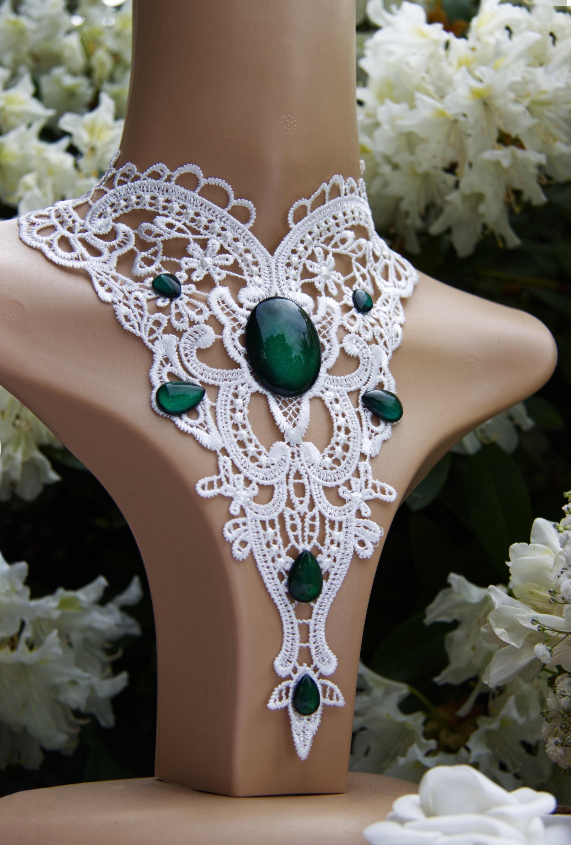 Collier filigran aus Spitze mit farbigen Cabochon Glassteinen für Themenhochzeit und Cosplay Outfit -Chokers- BloodyBrilliants