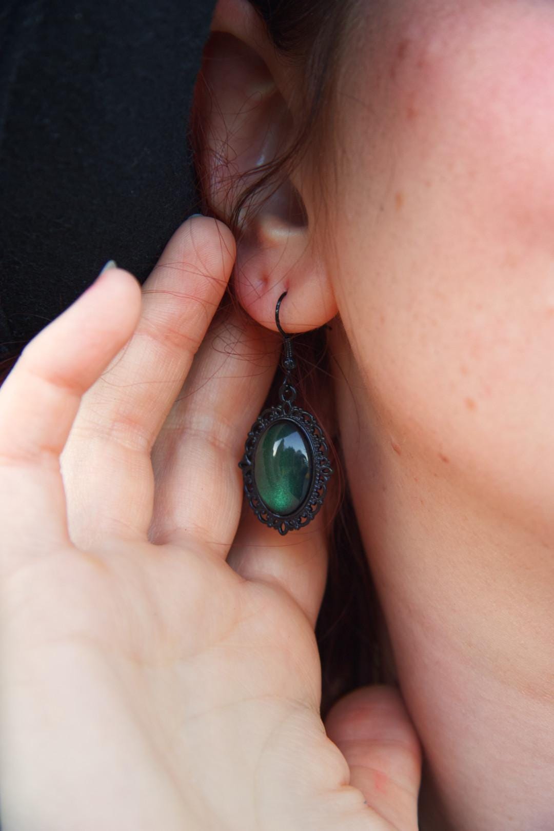 Gothic Schmuckset Wunschfarbe aus Collier, Fledermaus Haarspange und Ohrringen mit farbigen Glassteinen für Hexen Outfit und Gothic Hochzeit -Chokers- BloodyBrilliants