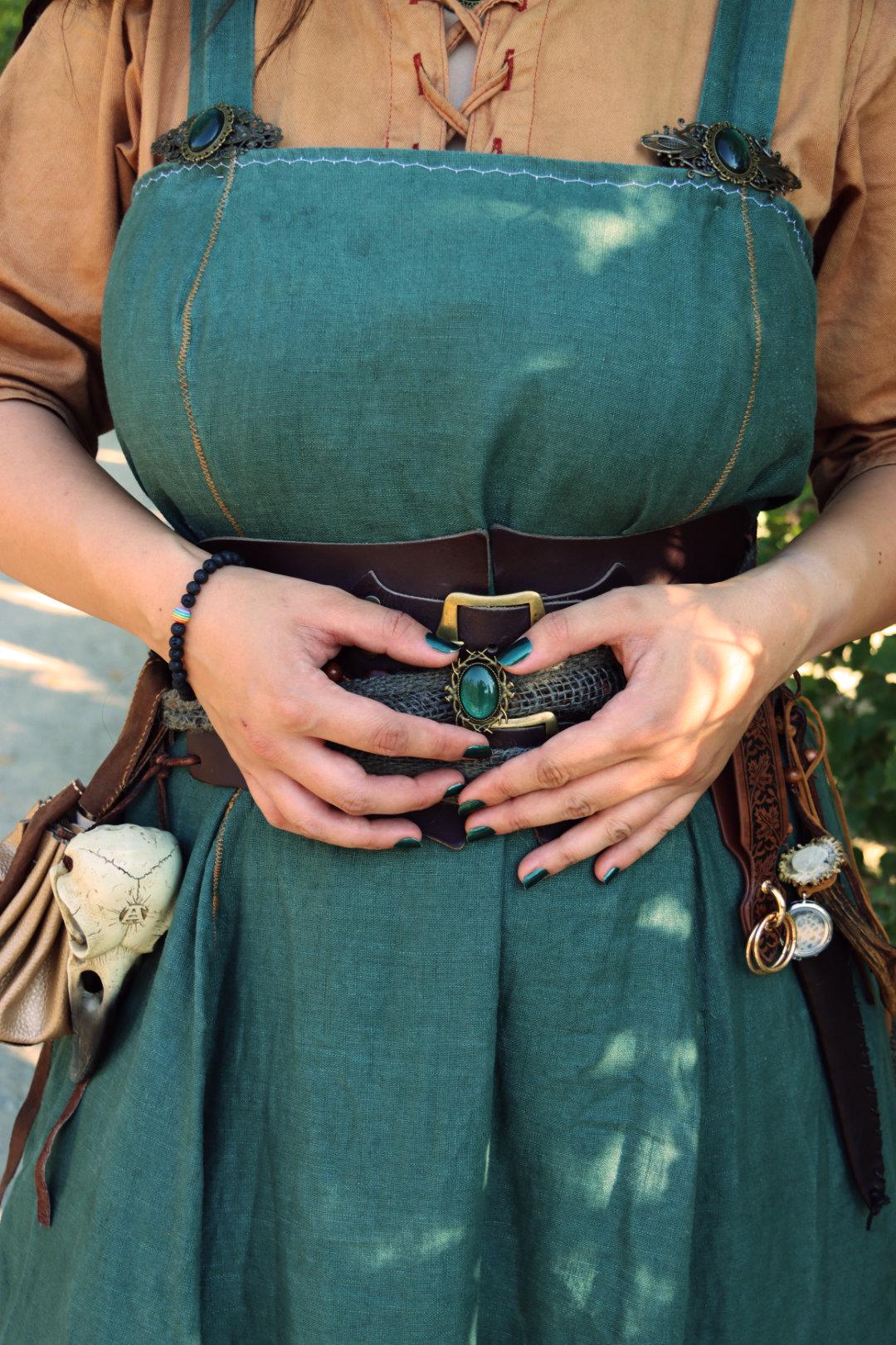 Ovale Brosche Geweih in Wunschfarbe – handgemachter Vintage Schmuck im Jugendstil für Cosplay, Fantasy-Outfits & Gothic Weihnachten Brosche -Brooches- BloodyBrilliants