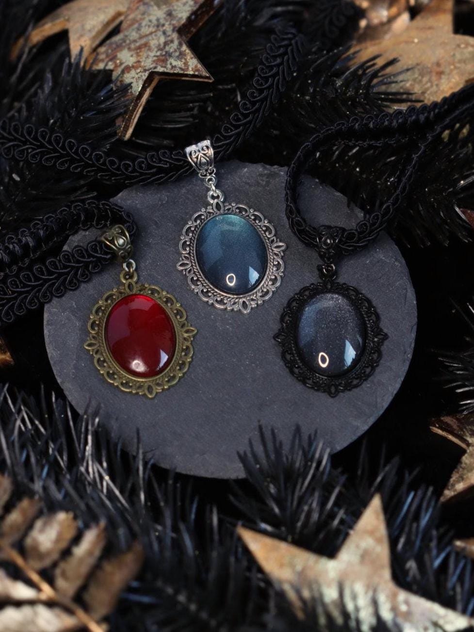 Choker schwarz in Wunschfarbe, Vintage Schmuck mit Anhänger im Dark Academia Style, Mittelalter Schmuck für Fantasy Ball, Choker gold -Chokers- BloodyBrilliants