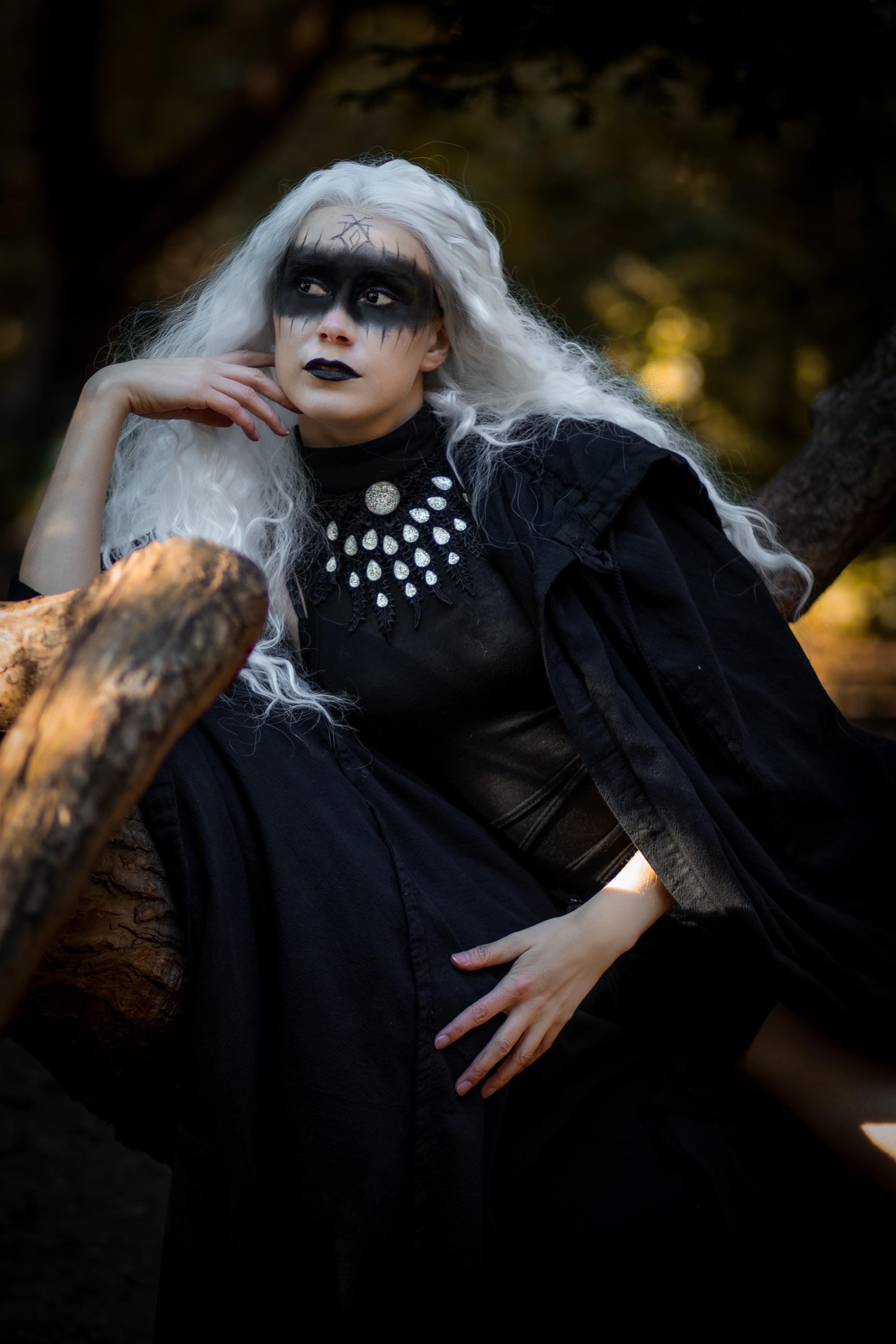 Collier schwarz Pfau aus Spitze mit farbigen Glassteinen als Schmuck für Gothic Outfit und Fantasy Cosplay Fotoshooting -Chokers- BloodyBrilliants