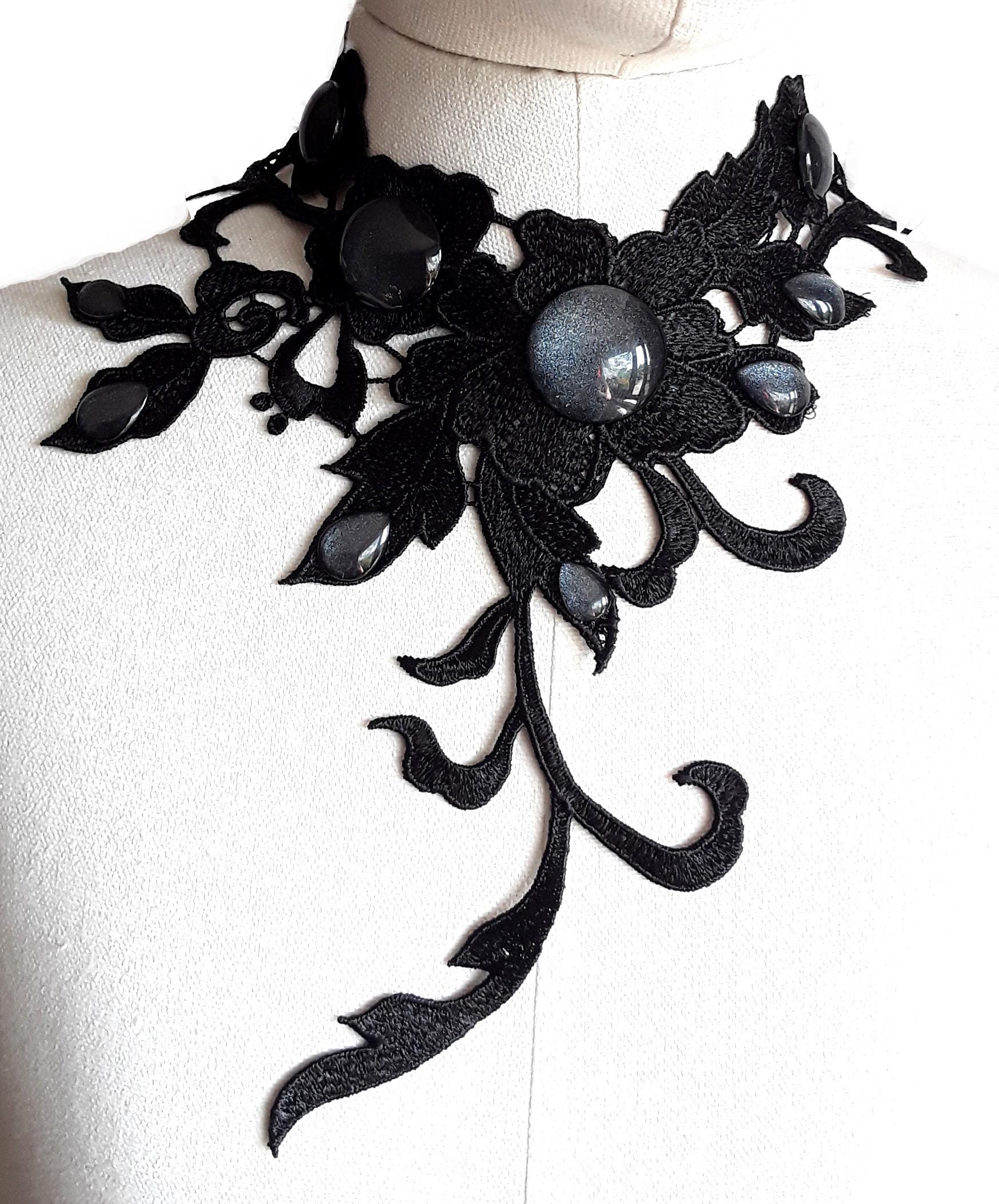 Gothic Choker – Asymmetrisches Collier schwarz mit Glassteinen, als Gothic Schmuck für Cosplay, Festival Outfit & Halloween Adventskalender -Chokers- BloodyBrilliants