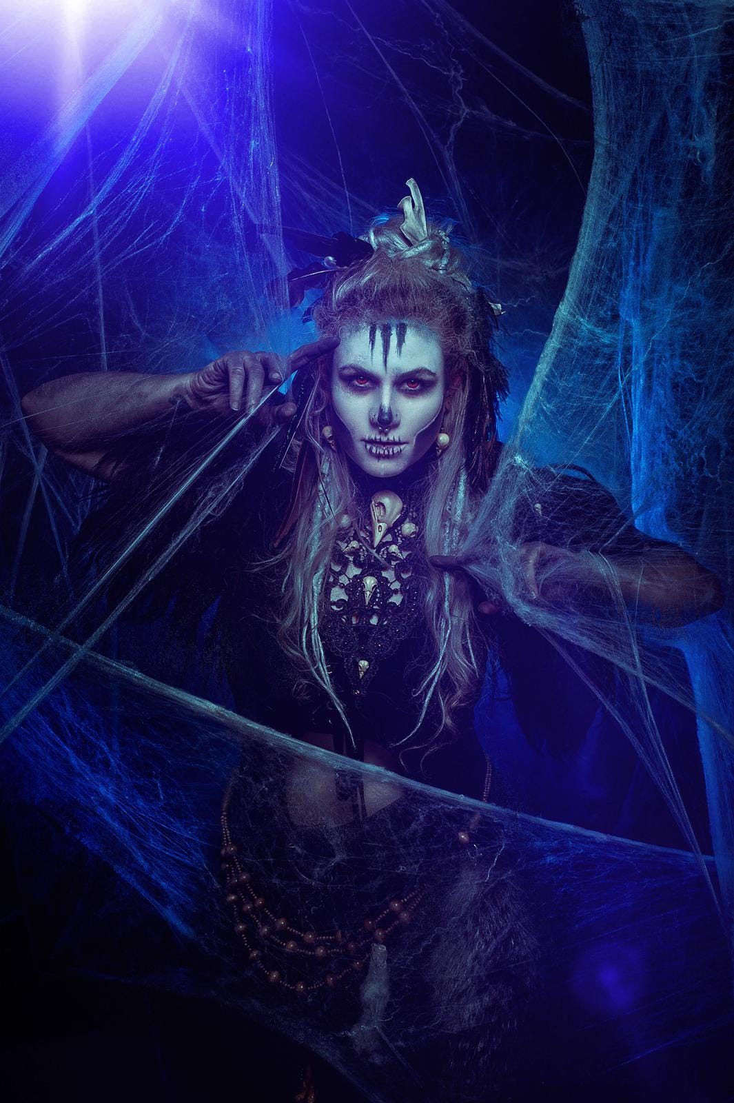 Rabenschädel Collier schwarz bronze für Gothic Fotoshooting und als Mittelalter Schmuck für Hexen Geburtstag & Halloween Adventskalender -Chokers- BloodyBrilliants