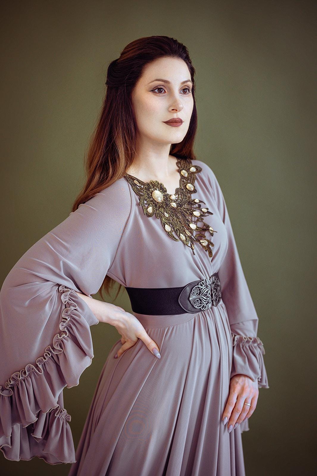 Collier schwarz asymmetrisch aus Spitze mit farbigen Glassteinen in Wunschfarbe für Gothic Outfit und Cosplay Shooting -Chokers- BloodyBrilliants