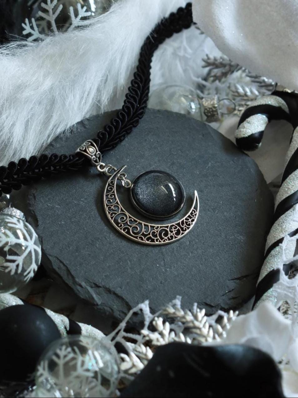 Mond Hexe Schmuckset silber mit Wunschfarbe aus Mondchoker und Haarspange in Wunschfarbe für Gothic Outfit und als Cosplay Shooting Schmuck -Jewelry Sets- BloodyBrilliants