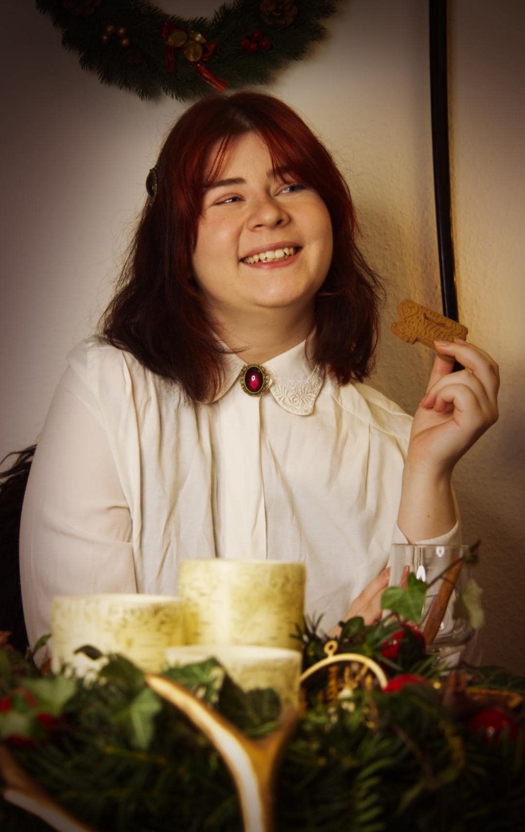 Ovale Brosche Wunschfarbe aus Glassteinen in Schwarz Silber und Bronze als Cosplay Schmuck und Gothic Geschenk -Brooches- BloodyBrilliants