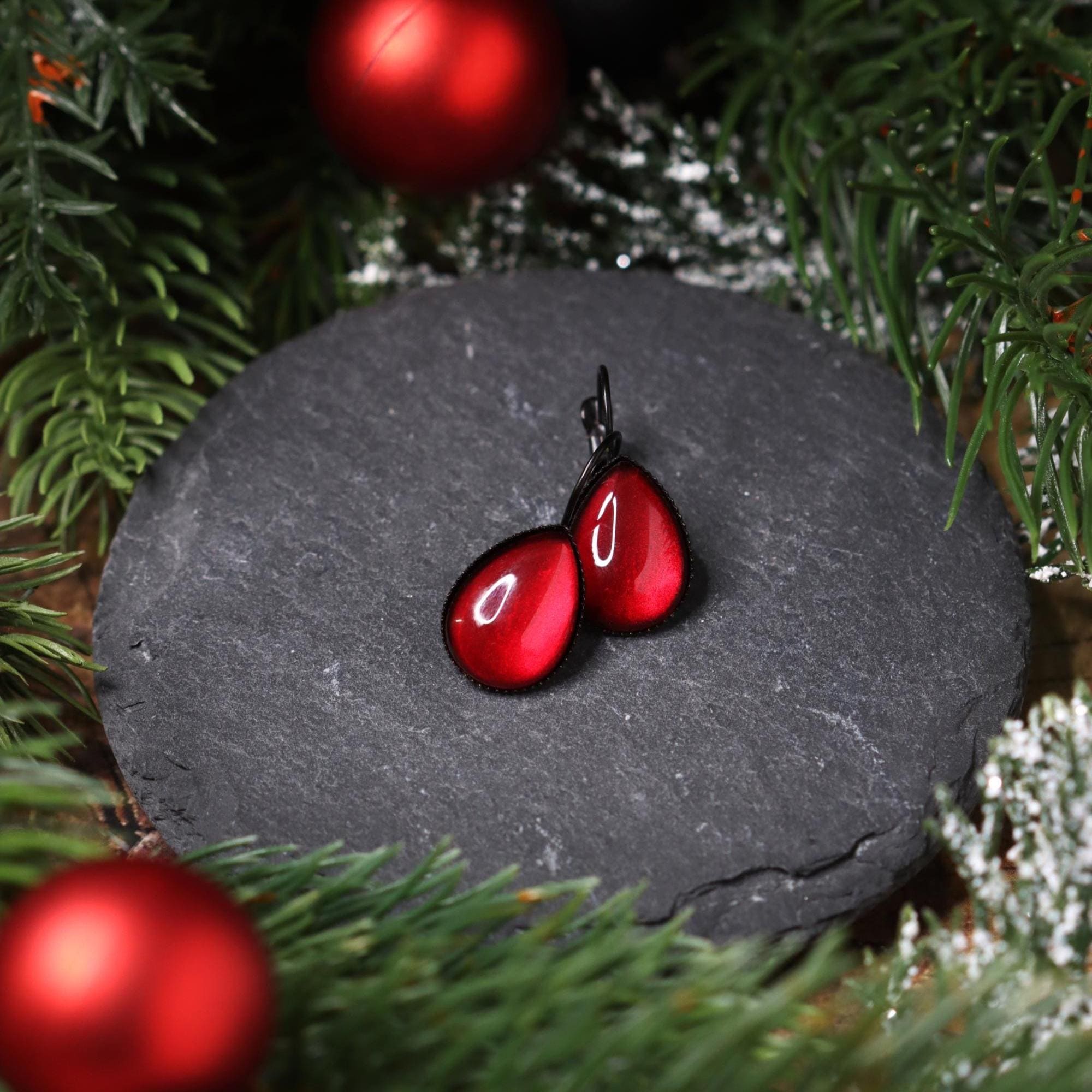 Tropfen Ohrringe hängend als Schmuckset mit Tropfen Kette mit Stein in Wunschfarbe, Gothic Ohrringe schwarz als Gothic Schmuck -Dangle & Drop Earrings- BloodyBrilliants