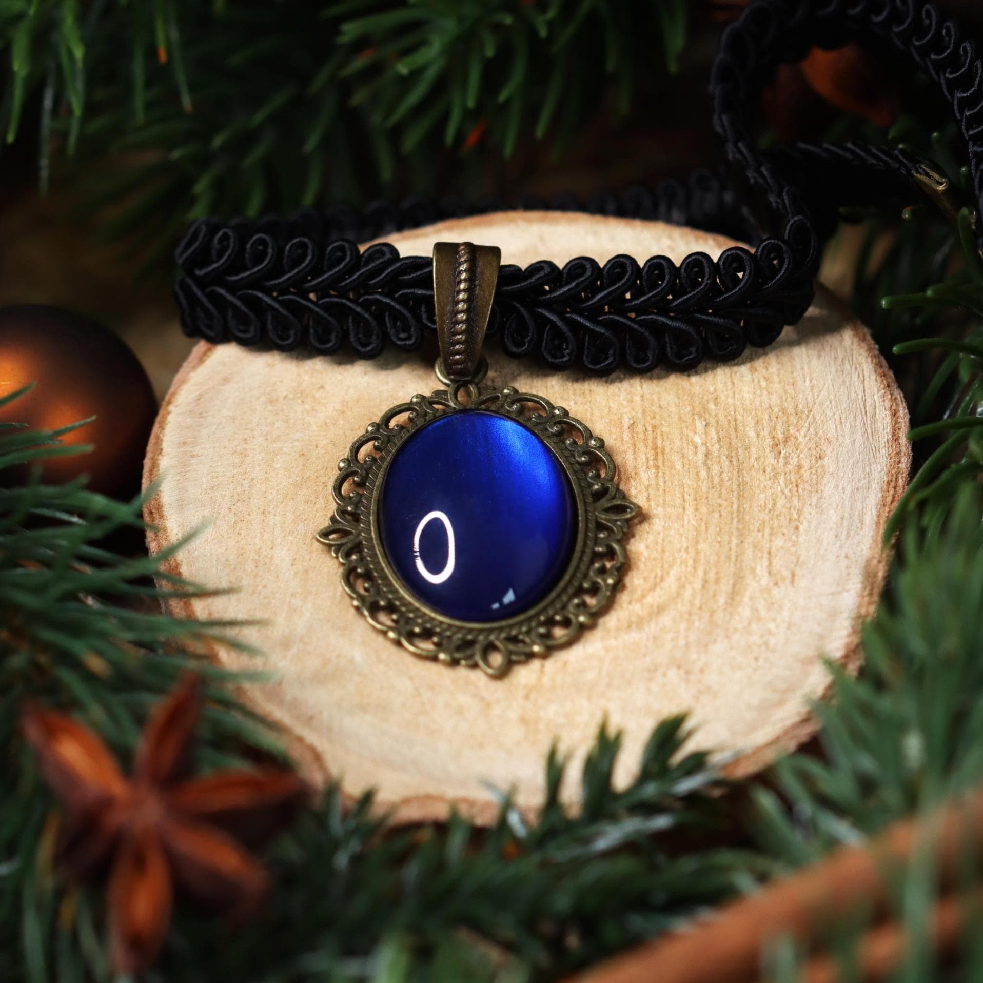 Choker schwarz in Wunschfarbe, Vintage Schmuck mit Anhänger im Dark Academia Style, Mittelalter Schmuck für Fantasy Ball, Choker gold -Chokers- BloodyBrilliants