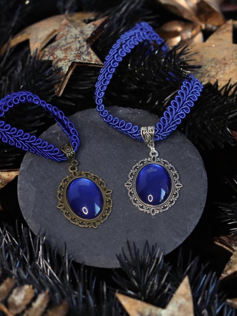 Kette blau mit Stern Kettenanhänger in Wunschfarbe, Kette mit blauem Stein als Winter Schmuck, Stern Schmuck für Vintage Weihnachten -Chokers- BloodyBrilliants