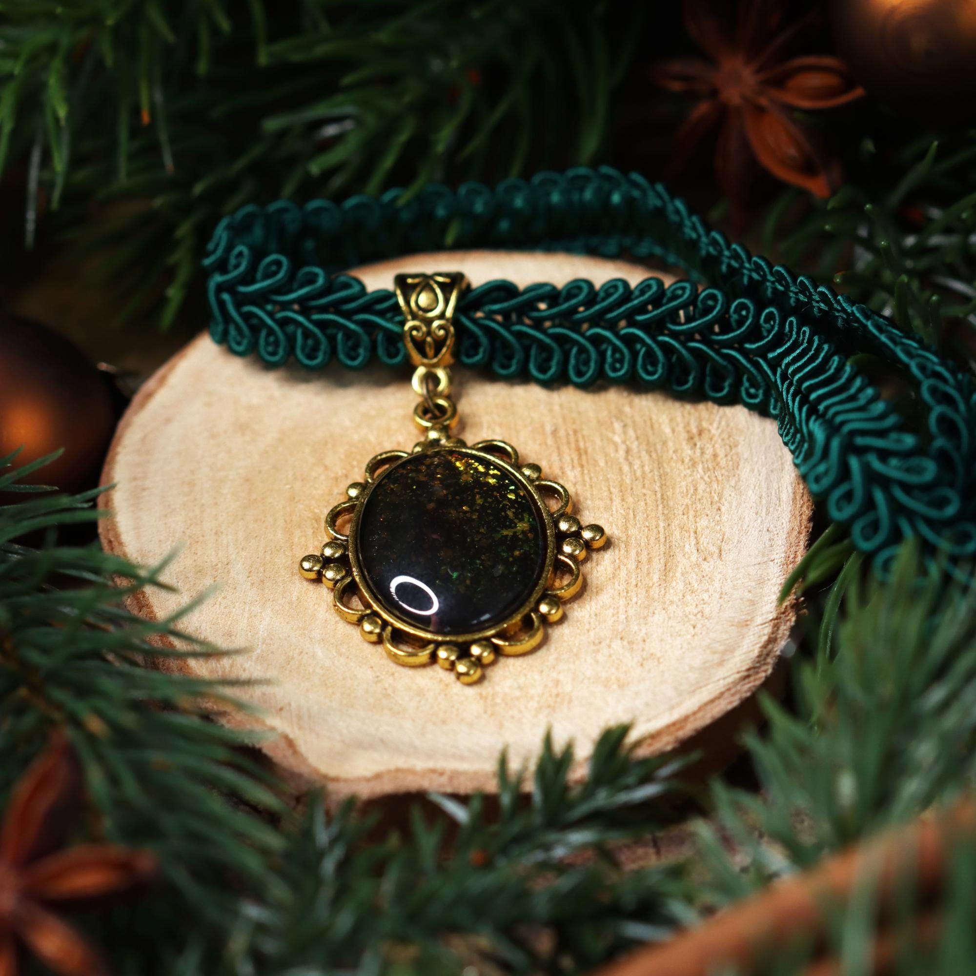 Choker gold in Wunschfarbe, Kette gold grün für Vintage Weihnachten & Weihnachtsfeier Outfit, 20er Jahre Accessoires gold, Choker schwarz -Chokers- BloodyBrilliants