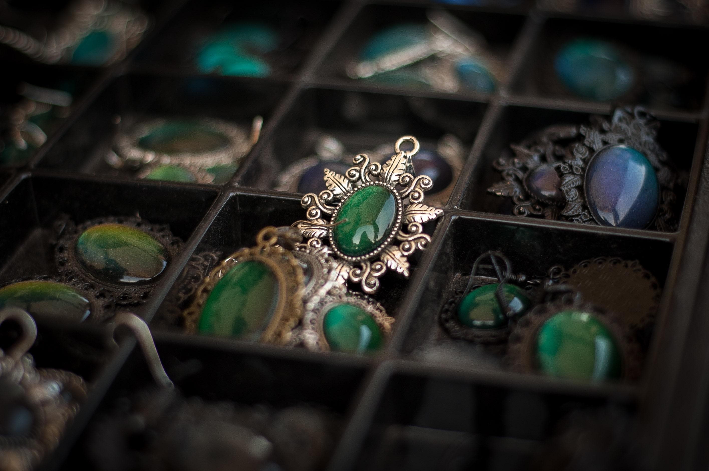 Stern Kette in Wunschfarbe, Vintage Schmuck gold, 20er Jahre Accessoires & Mittelalter Schmuck, Vintage Weihnachten, bronze Kette mit Stern -Pendants- BloodyBrilliants